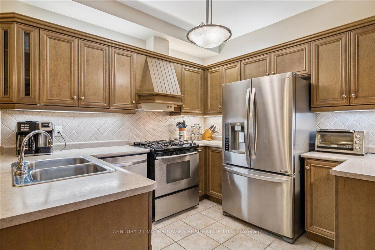 Photo 14 of Unit 8, 1019 North Shore Boulevard, Burlington, LaSalle — HOMEH