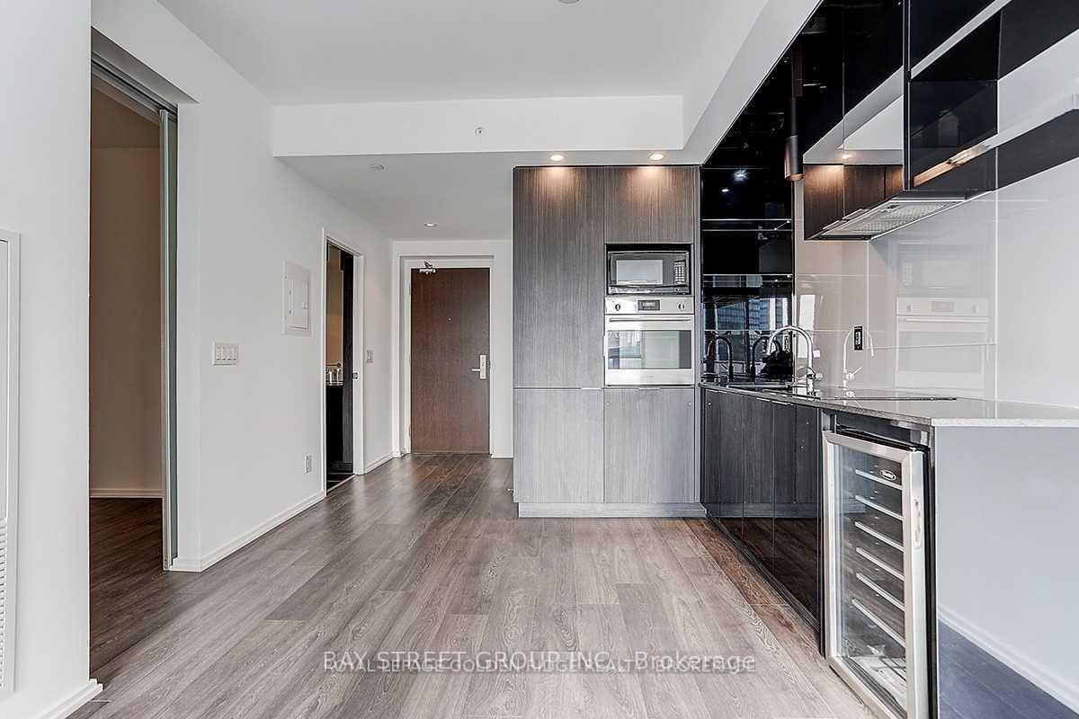 Photo 4 of Unit 4209, 70 Temperance Street, Toronto, Bay Street Corridor — HOMEH
