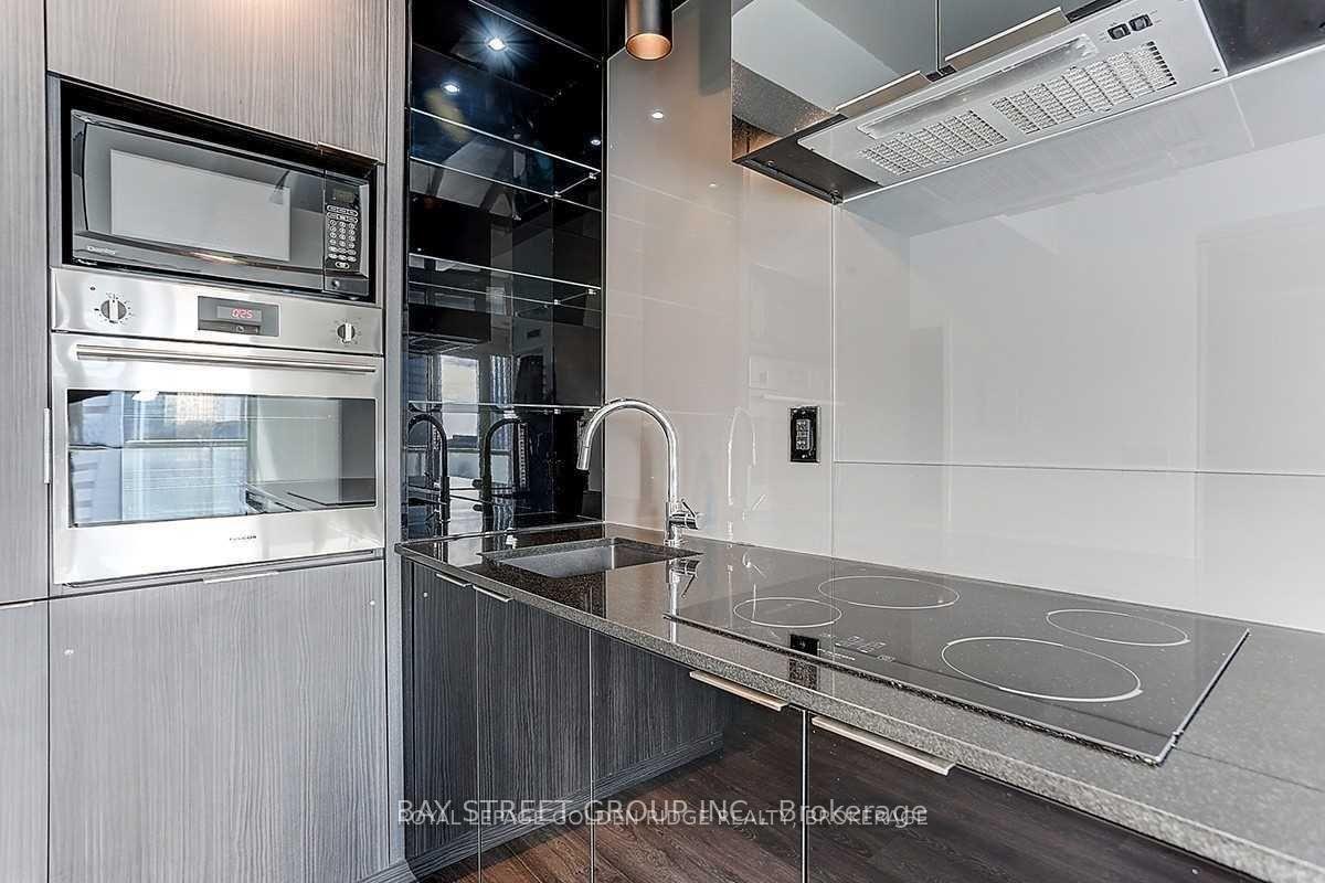 Photo 7 of Unit 4209, 70 Temperance Street, Toronto, Bay Street Corridor — HOMEH