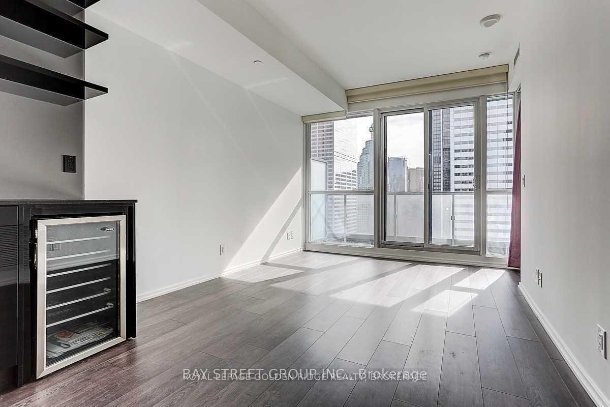 Photo 8 of Unit 4209, 70 Temperance Street, Toronto, Bay Street Corridor — HOMEH