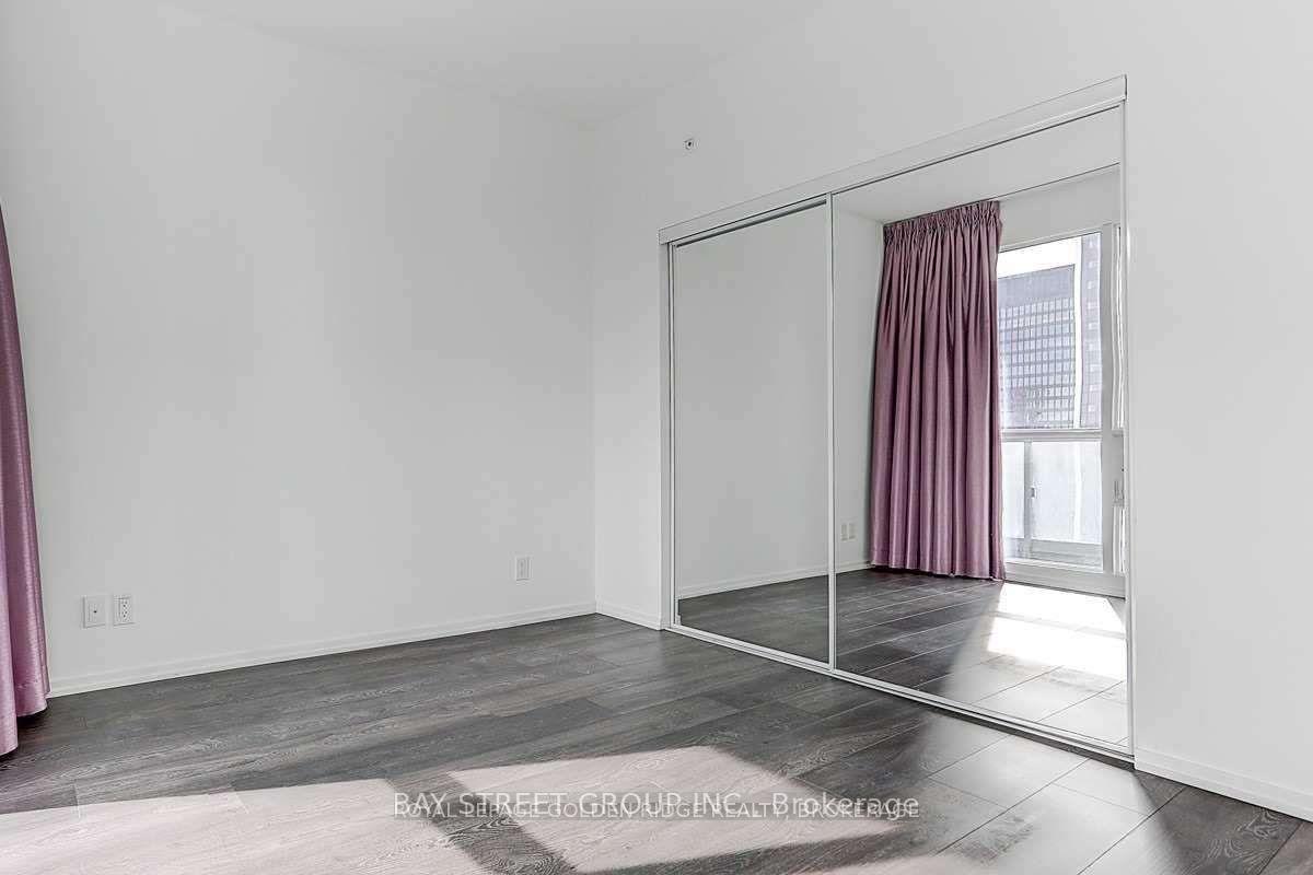 Photo 9 of Unit 4209, 70 Temperance Street, Toronto, Bay Street Corridor — HOMEH