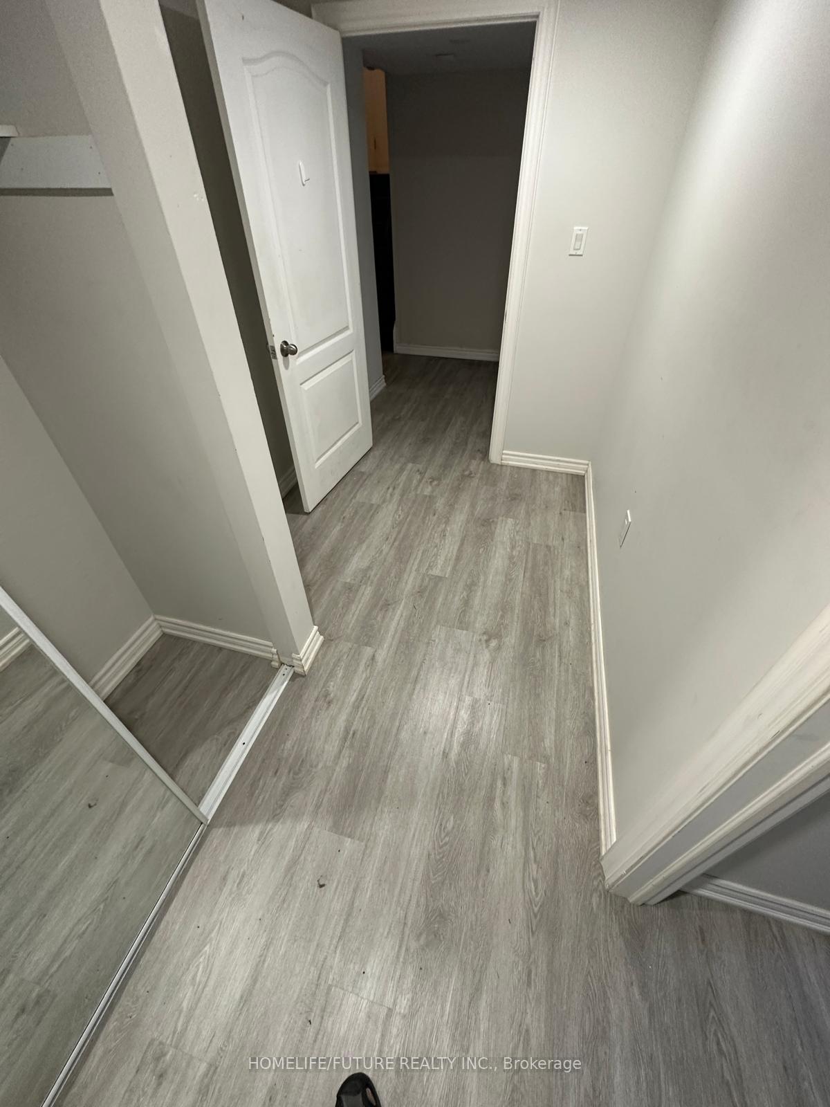 Photo 4 of Unit Bsmt, 33 Oldborough Circle, North York, Don Valley Village — HOMEH