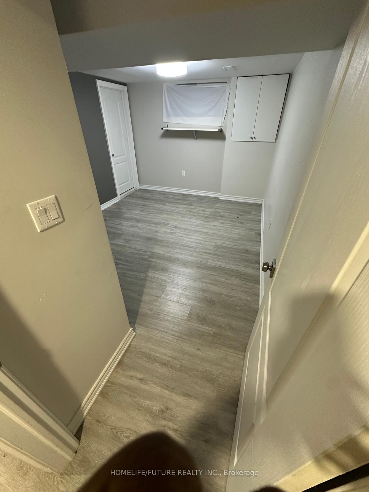 Photo 5 of Unit Bsmt, 33 Oldborough Circle, North York, Don Valley Village — HOMEH