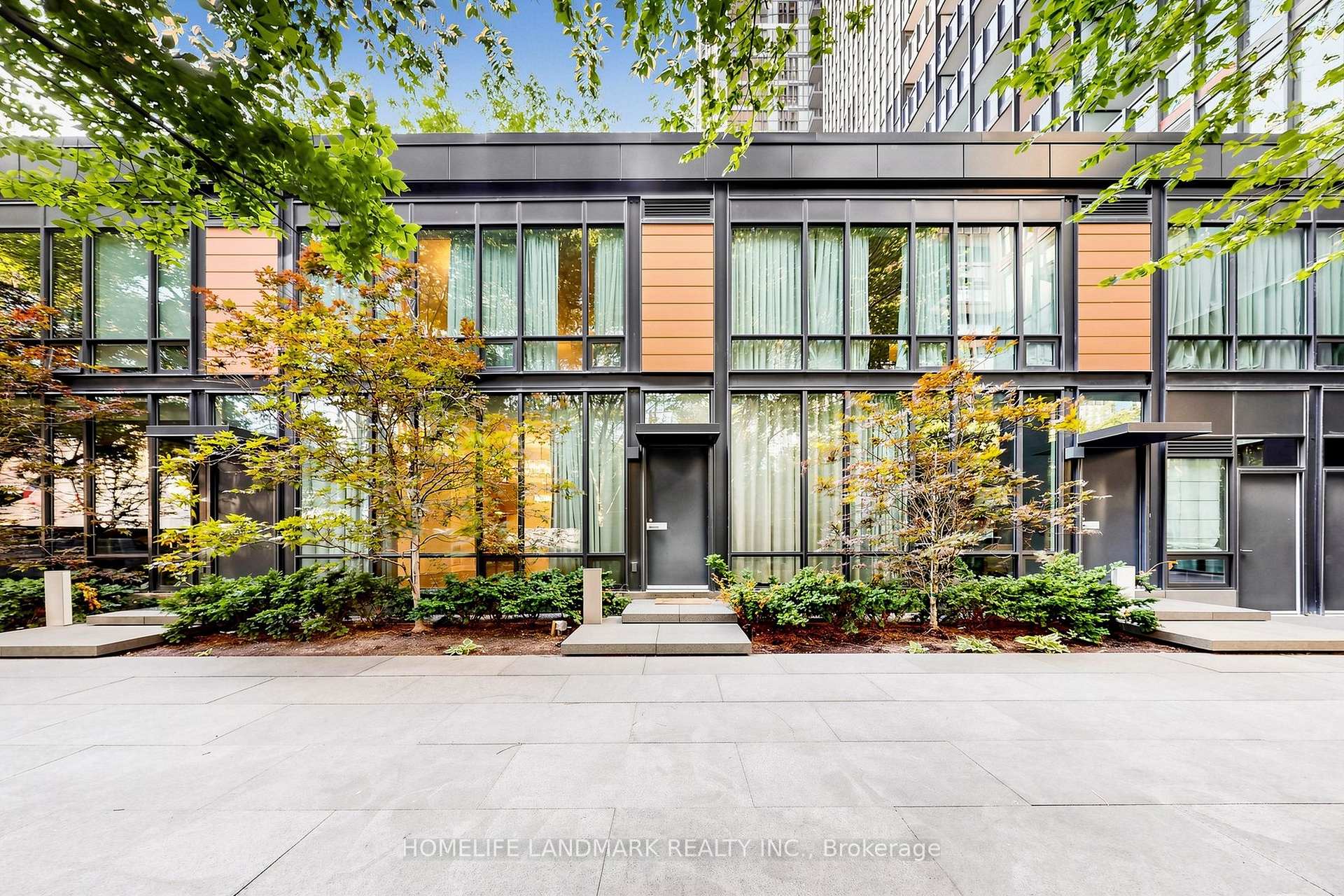 Photo of Unit Th03, 110 Charles Street E