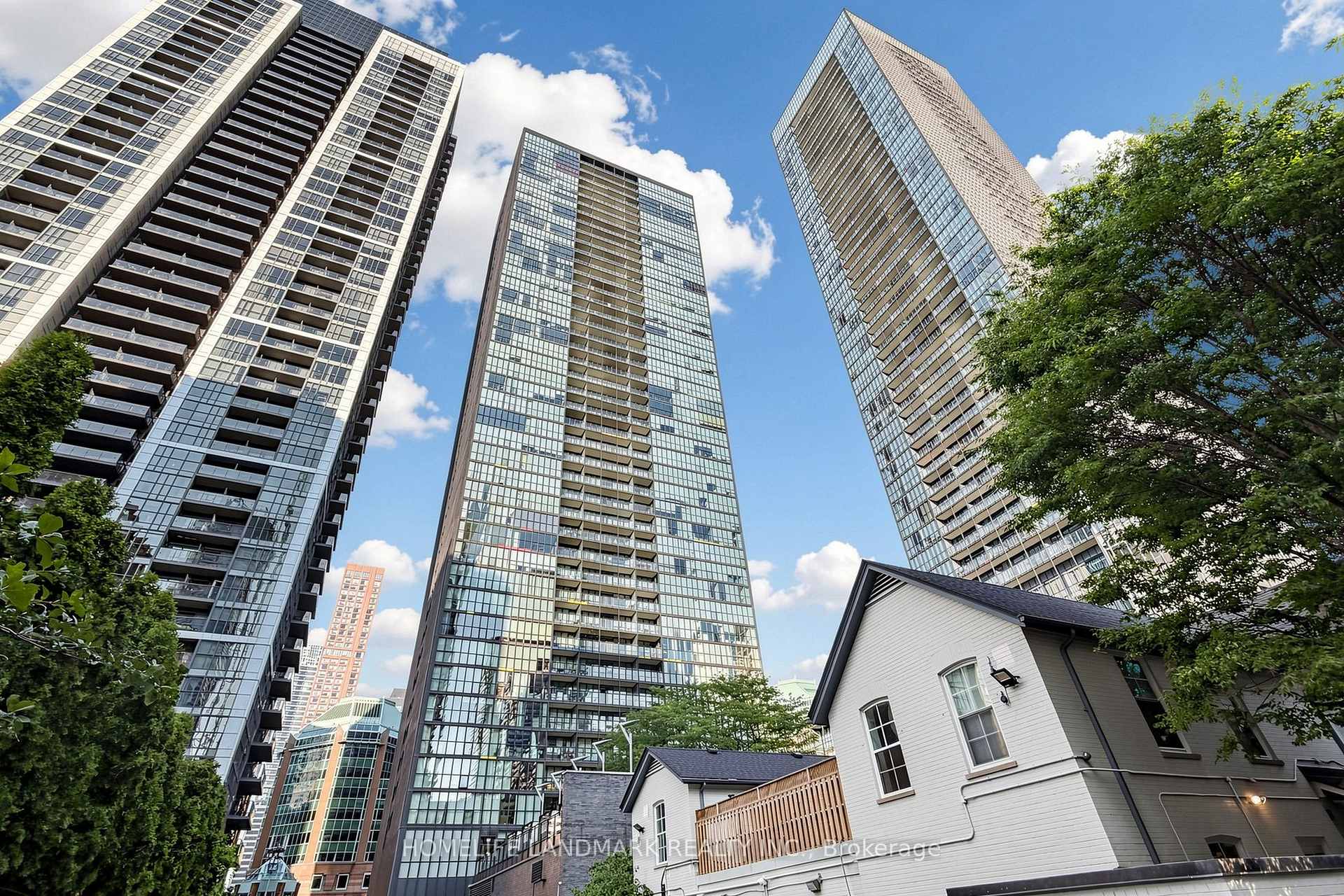 Photo 3 of Unit Th03, 110 Charles Street E, Toronto, Church-Yonge Corridor — HOMEH