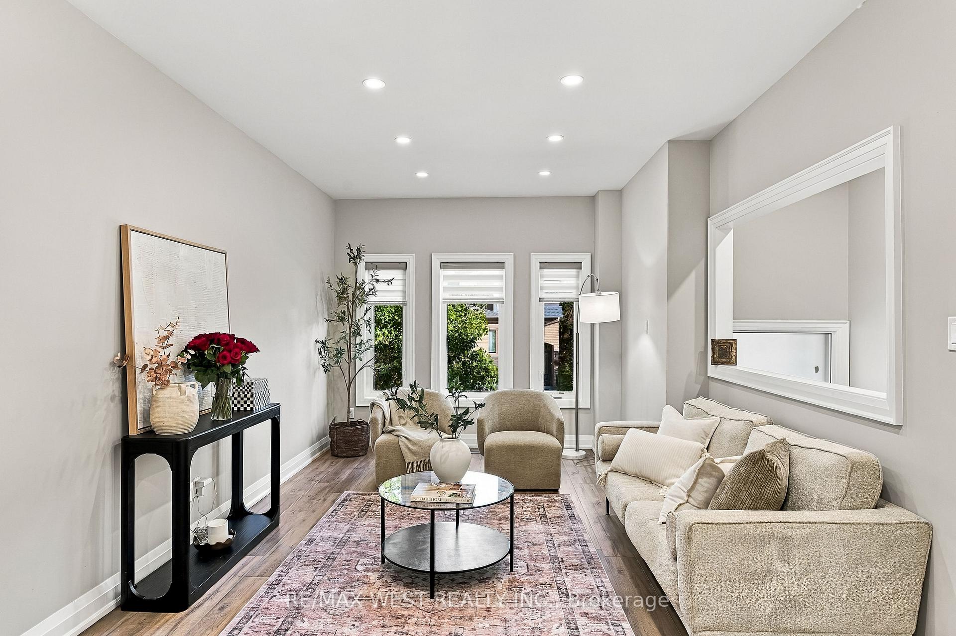Photo 9 of 44 Bluewater Court, Etobicoke, Mimico — HOMEH
