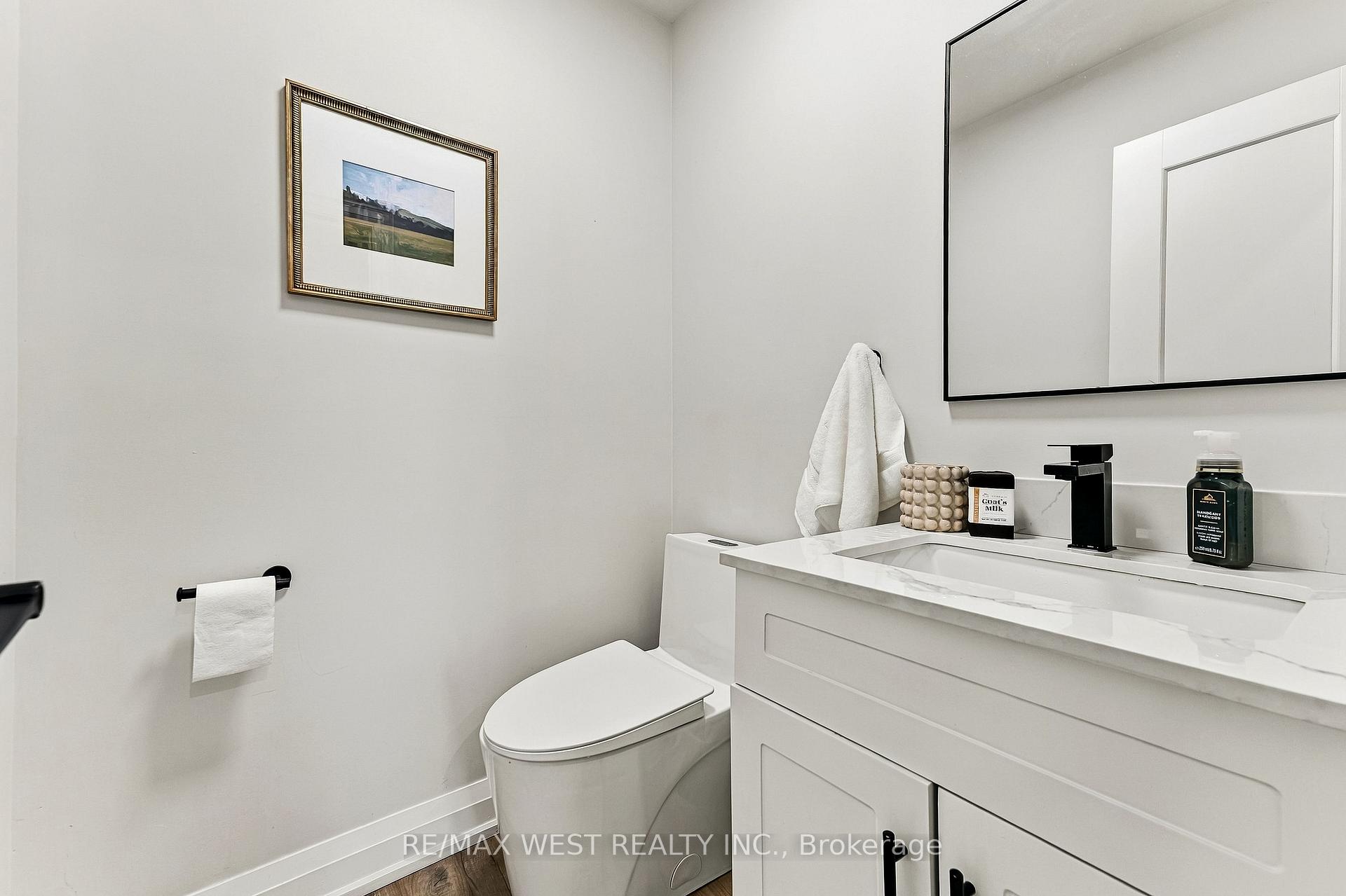 Photo 13 of 44 Bluewater Court, Etobicoke, Mimico — HOMEH