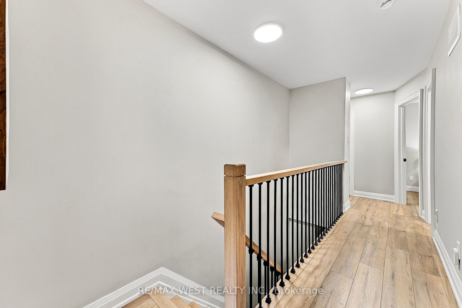 Photo 15 of 44 Bluewater Court, Etobicoke, Mimico — HOMEH