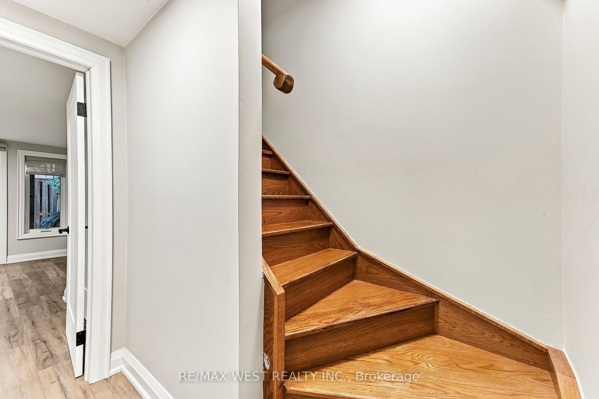Photo 26 of 44 Bluewater Court, Etobicoke, Mimico — HOMEH