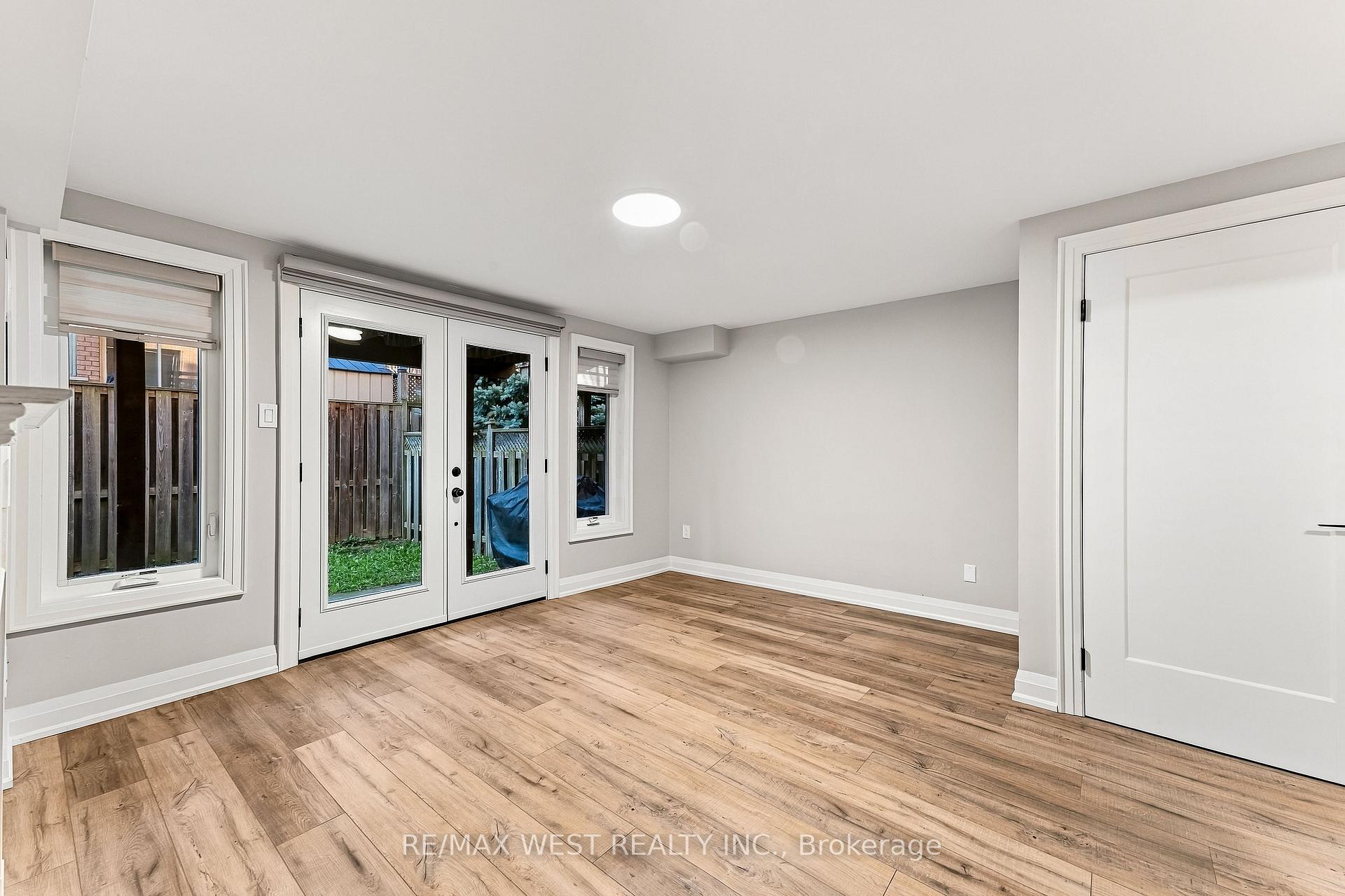 Photo 27 of 44 Bluewater Court, Etobicoke, Mimico — HOMEH