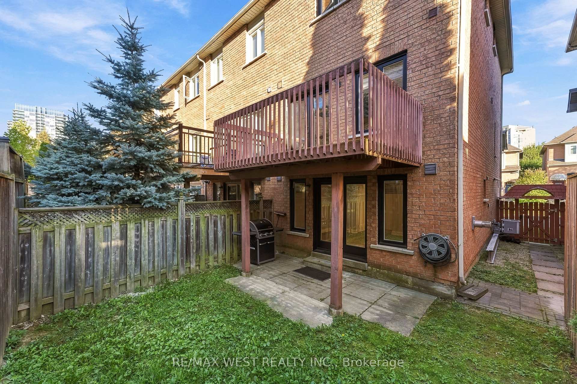 Photo 30 of 44 Bluewater Court, Etobicoke, Mimico — HOMEH