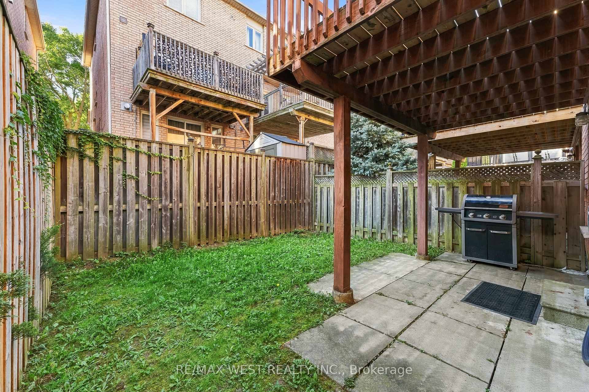 Photo 31 of 44 Bluewater Court, Etobicoke, Mimico — HOMEH