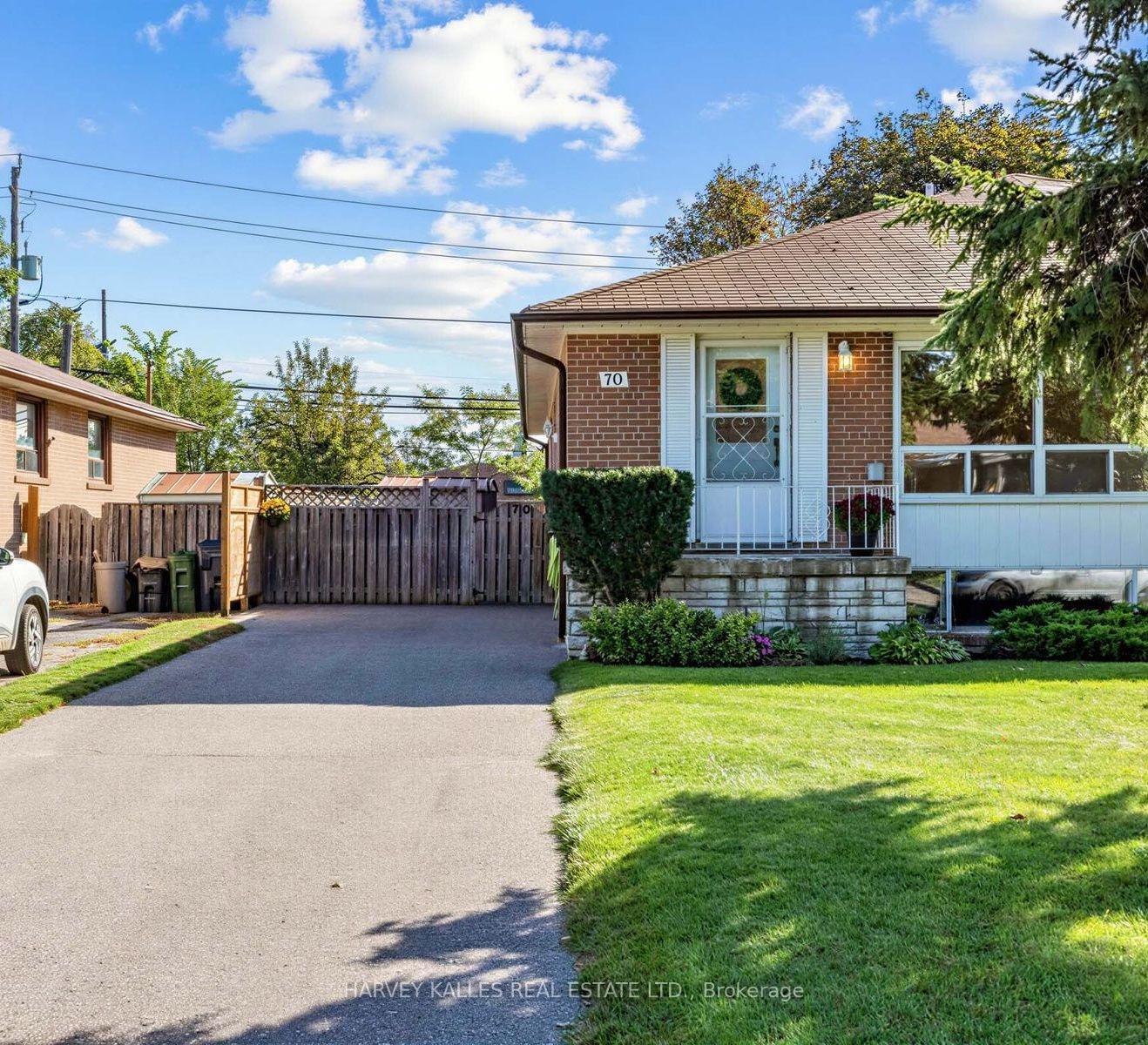 Photo 1 of 70 Pintail Crescent, North York, Parkwoods-Donalda — HOMEH