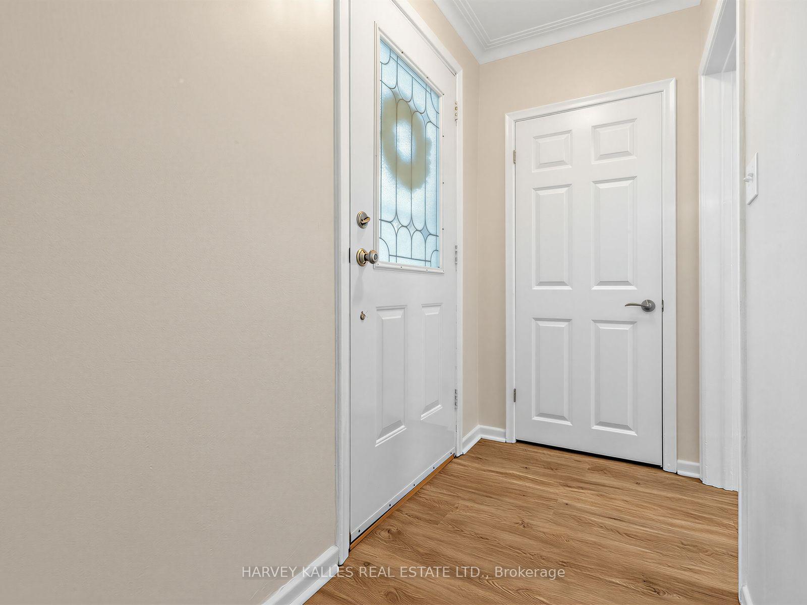 Photo 6 of 70 Pintail Crescent, North York, Parkwoods-Donalda — HOMEH