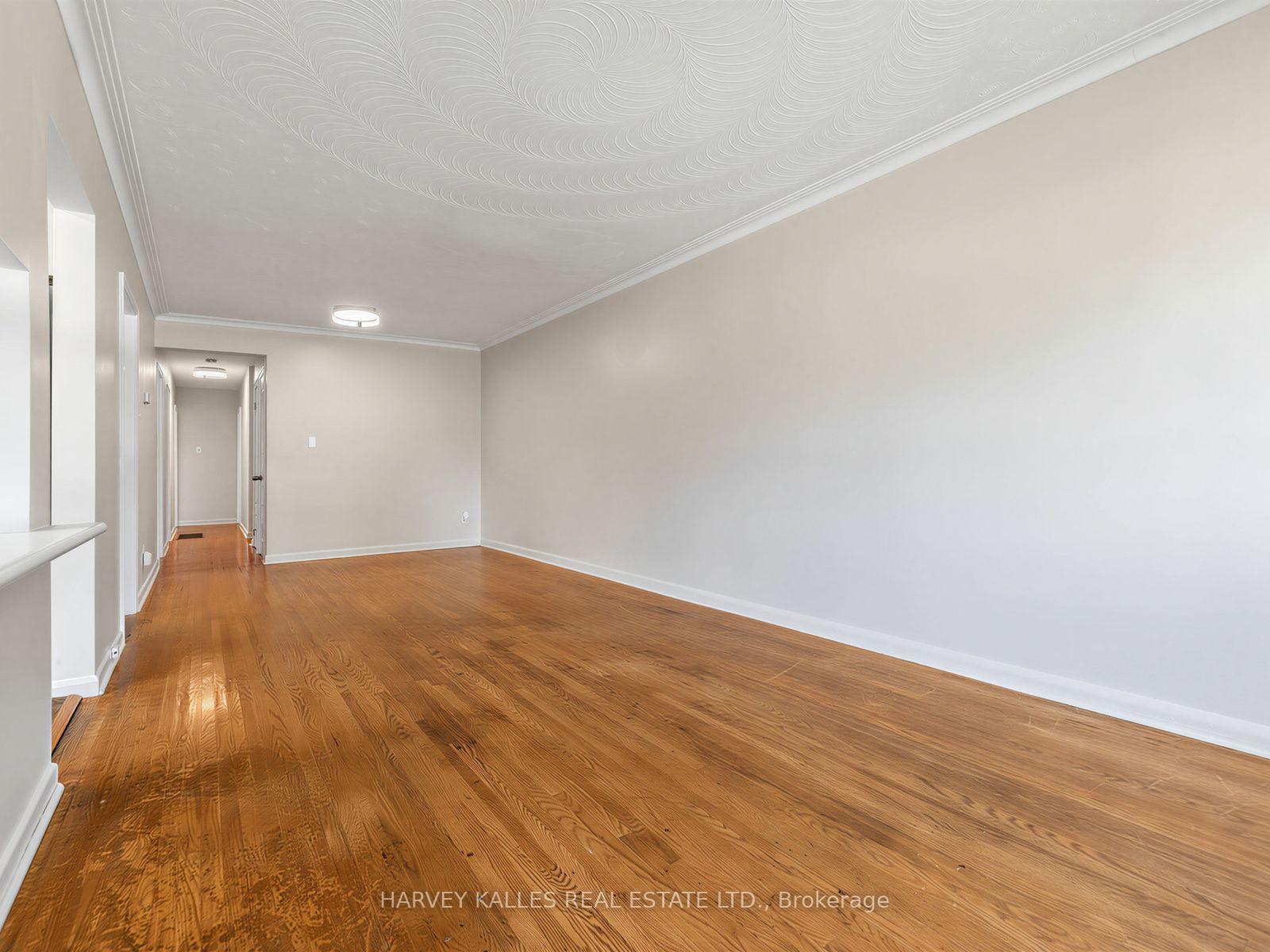 Photo 14 of 70 Pintail Crescent, North York, Parkwoods-Donalda — HOMEH