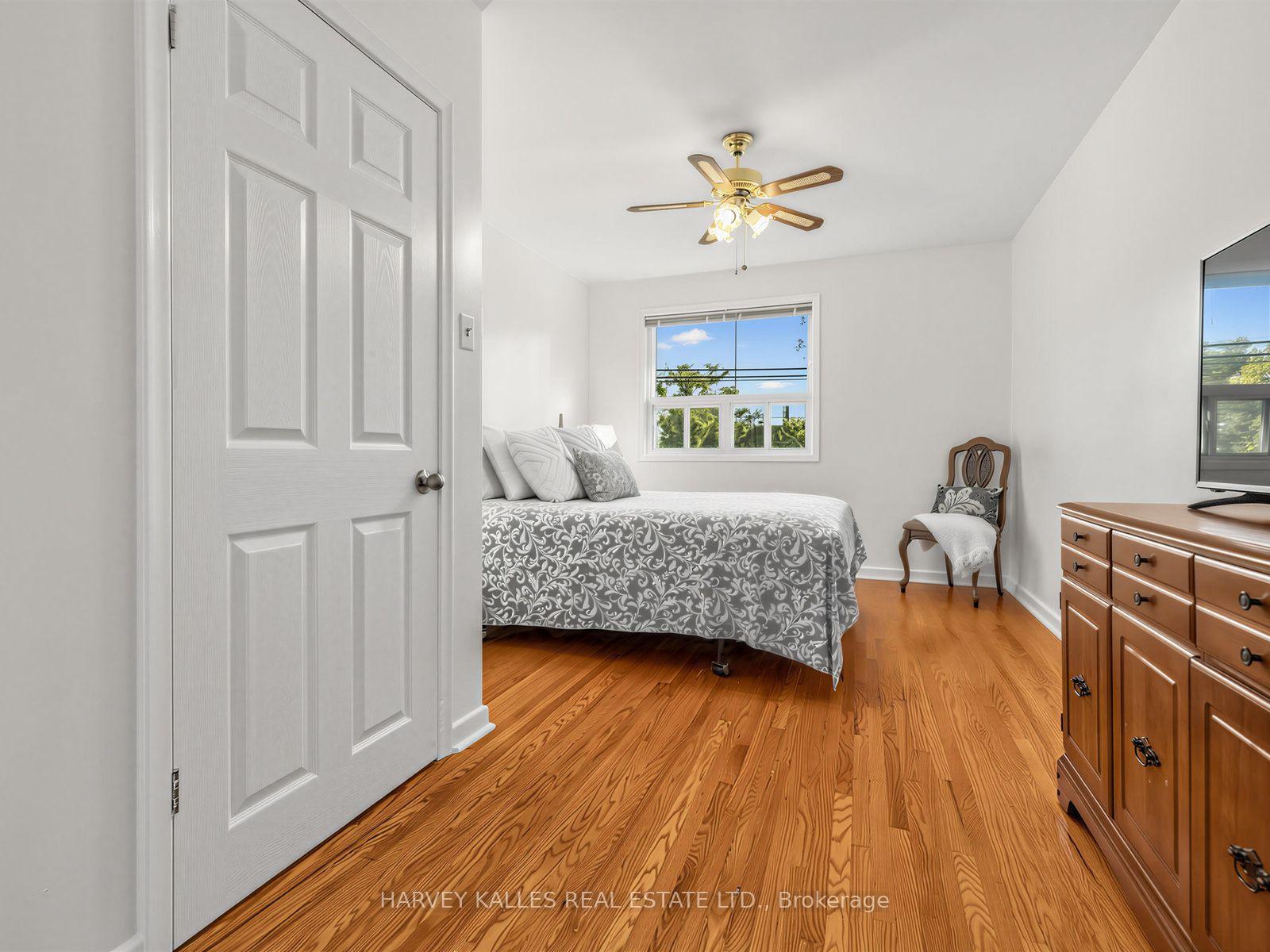 Photo 16 of 70 Pintail Crescent, North York, Parkwoods-Donalda — HOMEH