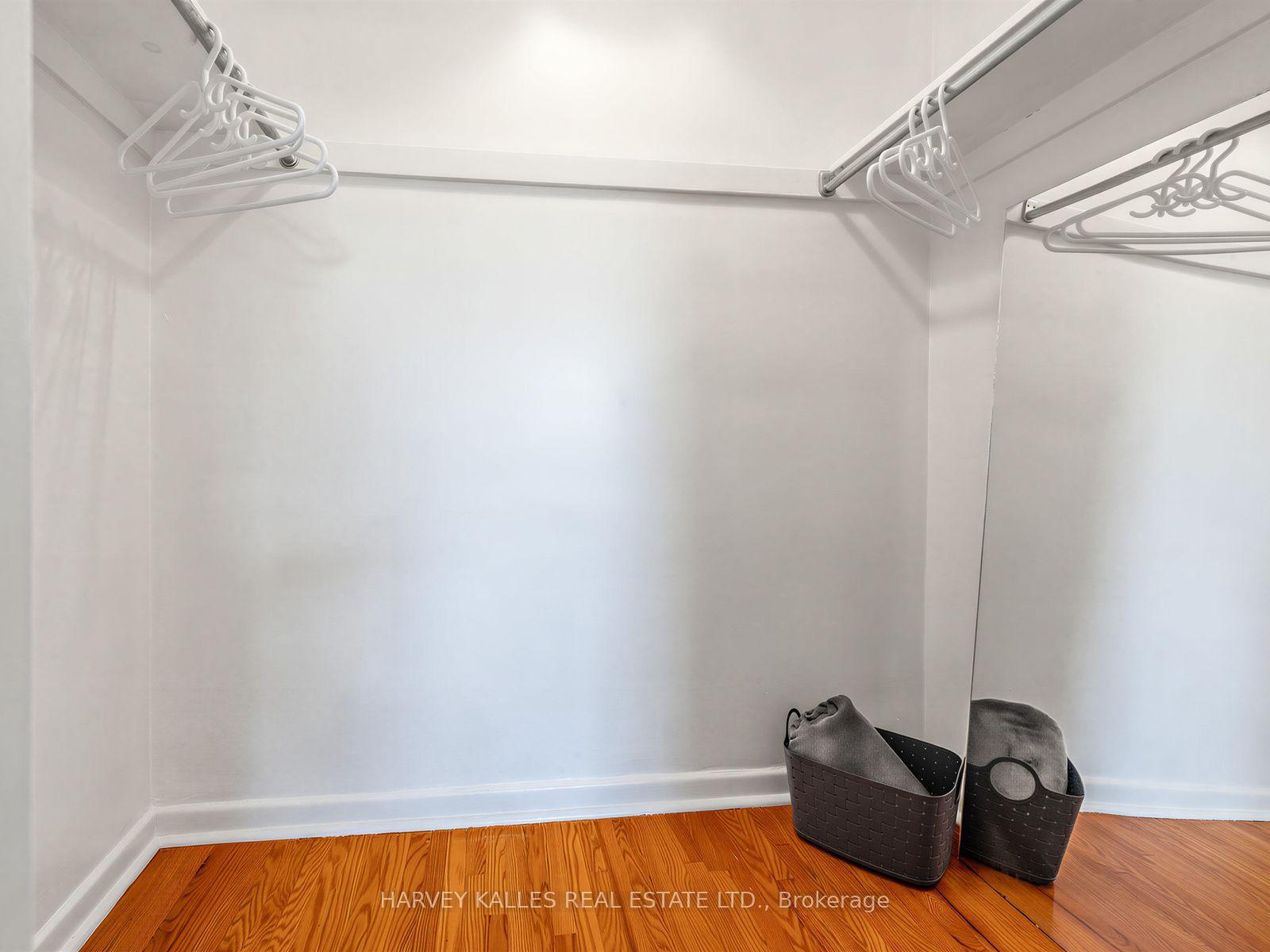 Photo 19 of 70 Pintail Crescent, North York, Parkwoods-Donalda — HOMEH