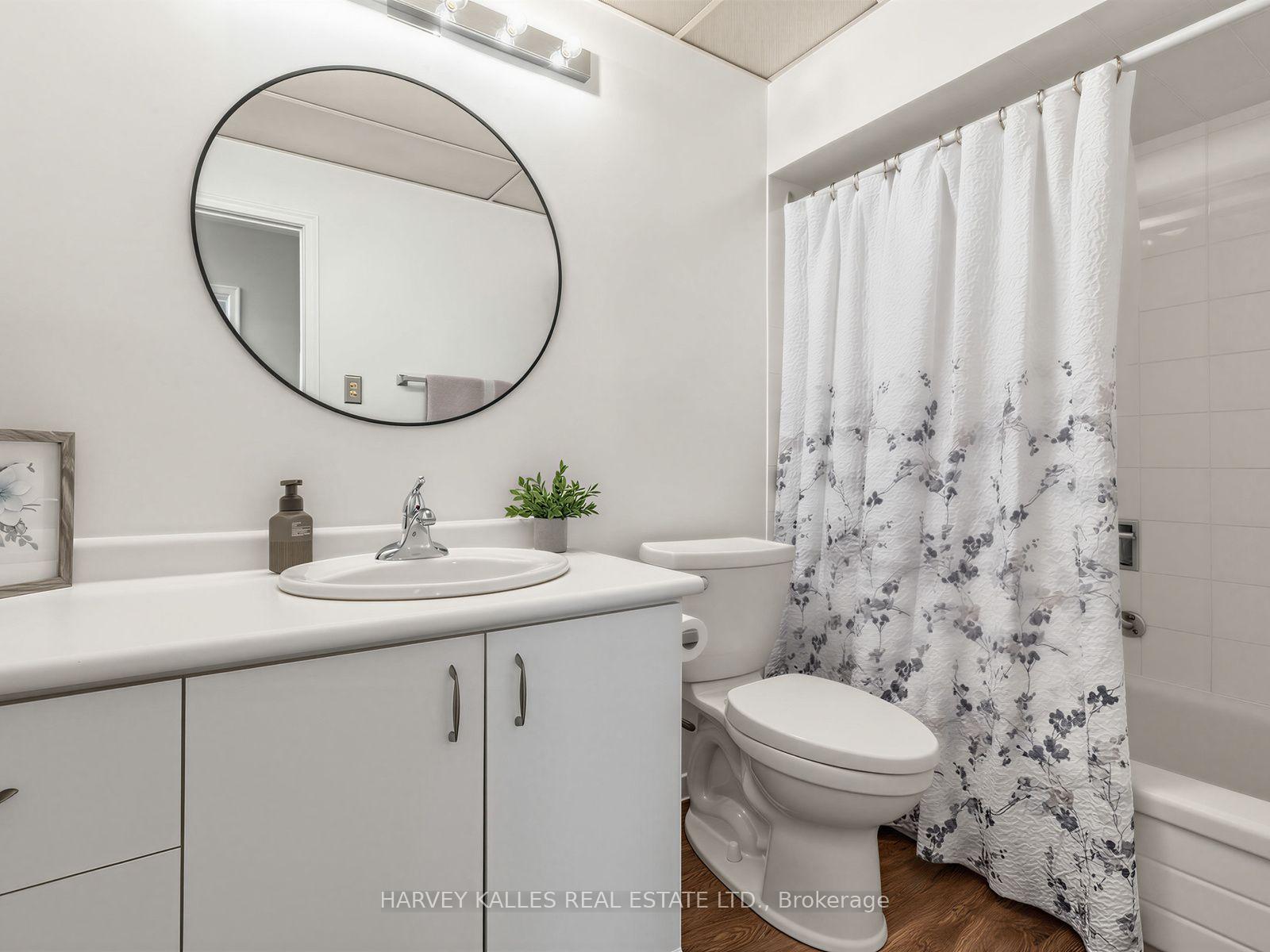 Photo 24 of 70 Pintail Crescent, North York, Parkwoods-Donalda — HOMEH