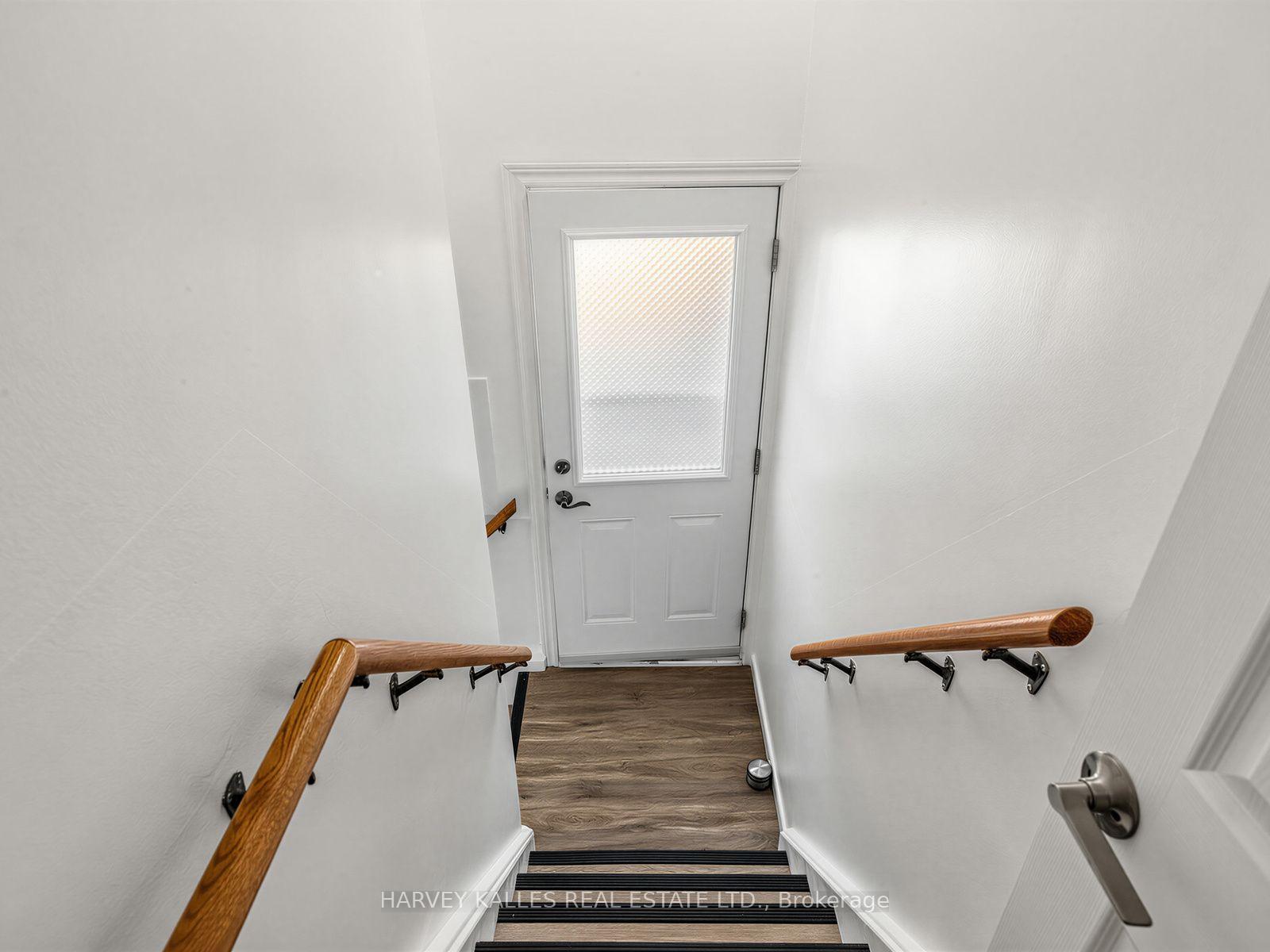Photo 25 of 70 Pintail Crescent, North York, Parkwoods-Donalda — HOMEH