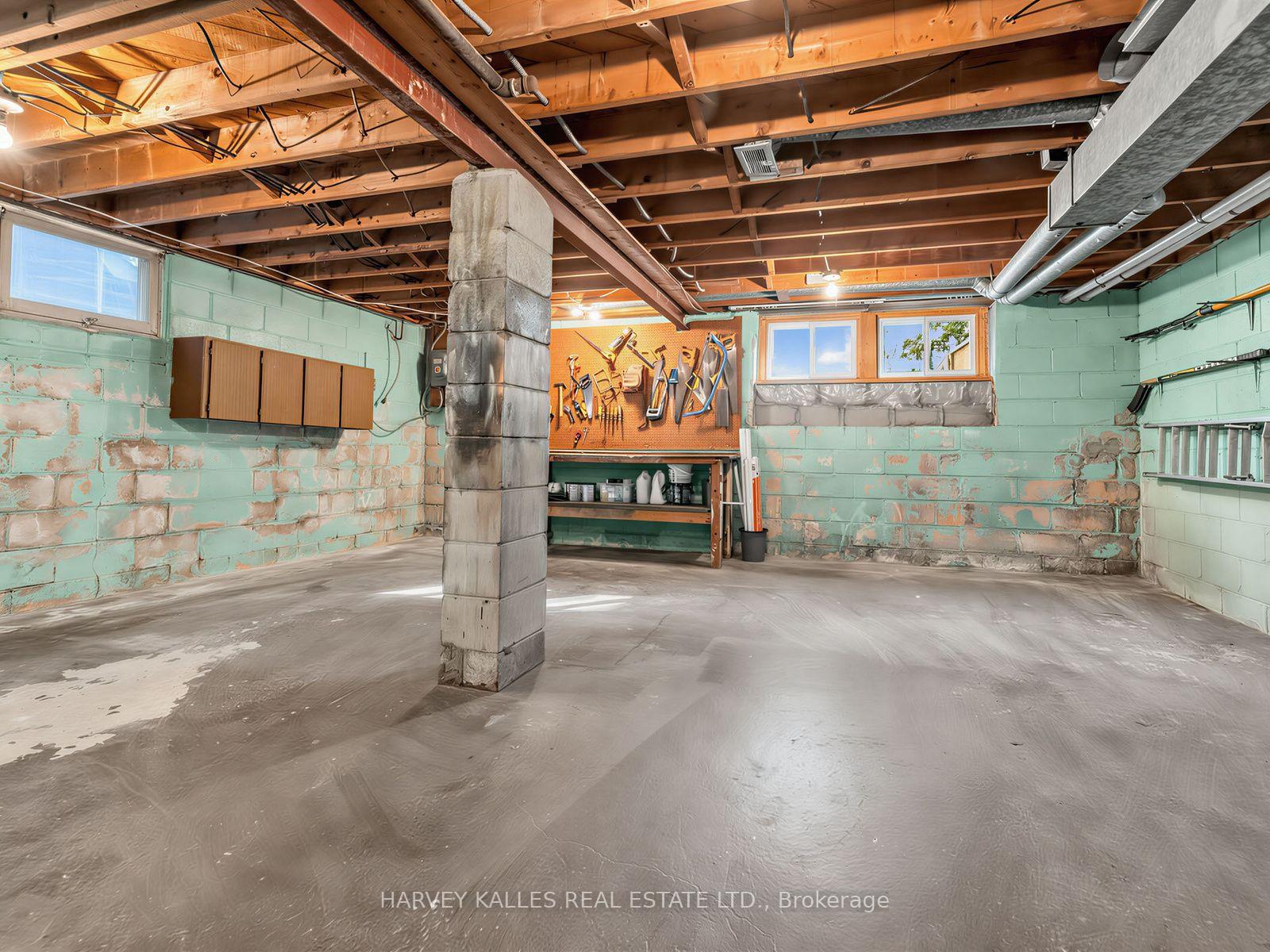 Photo 30 of 70 Pintail Crescent, North York, Parkwoods-Donalda — HOMEH
