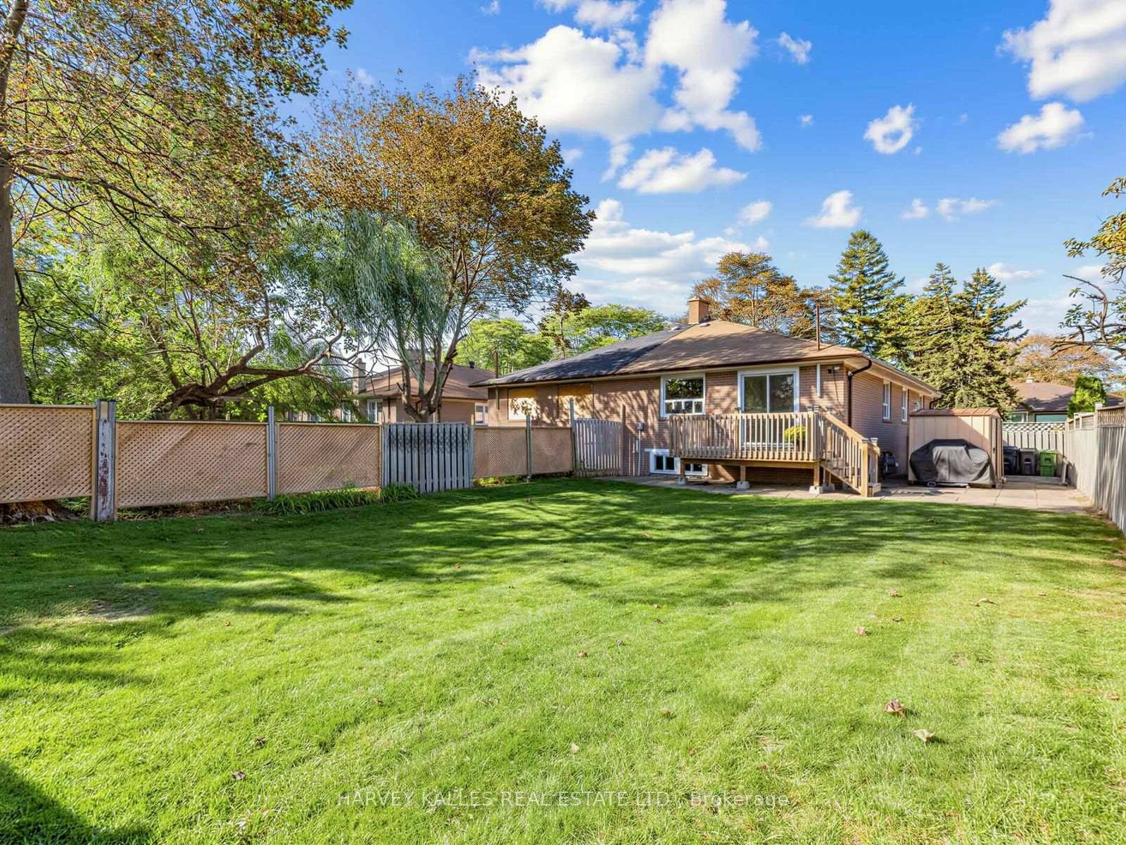 Photo 32 of 70 Pintail Crescent, North York, Parkwoods-Donalda — HOMEH