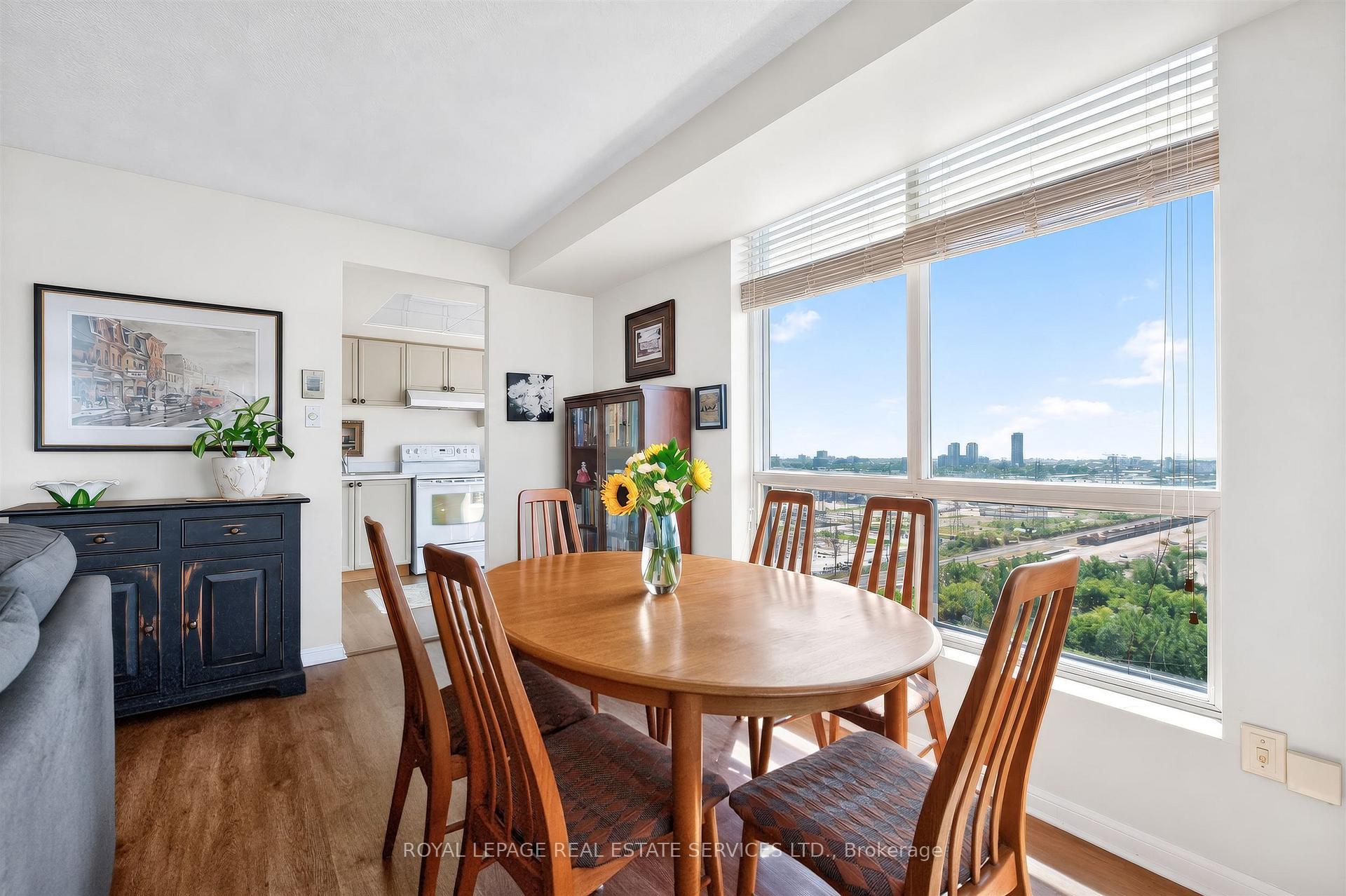 Photo 11 of Unit 1711, 101 Subway Crescent, Etobicoke, Islington-City Centre West — HOMEH