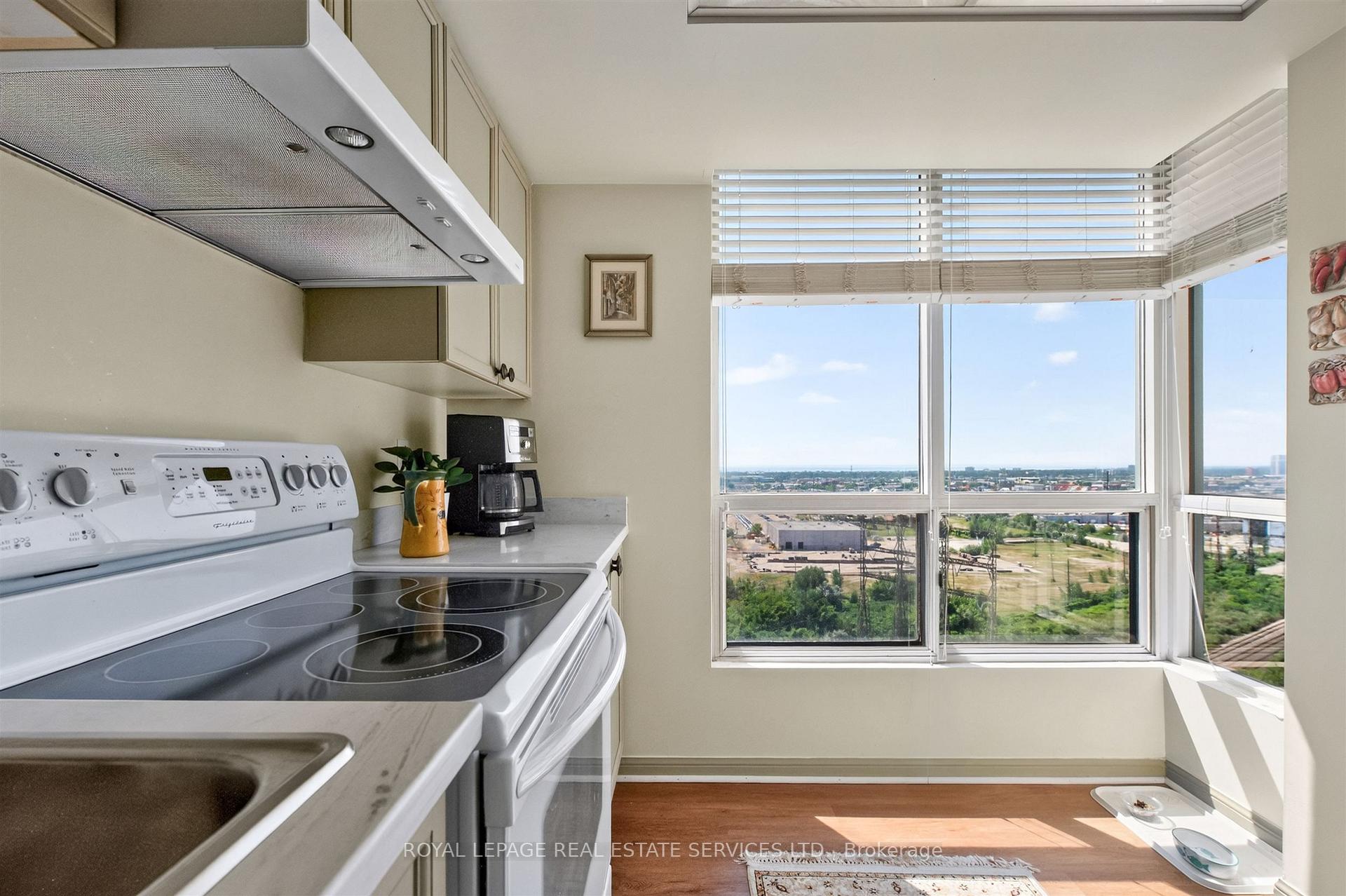 Photo 18 of Unit 1711, 101 Subway Crescent, Etobicoke, Islington-City Centre West — HOMEH