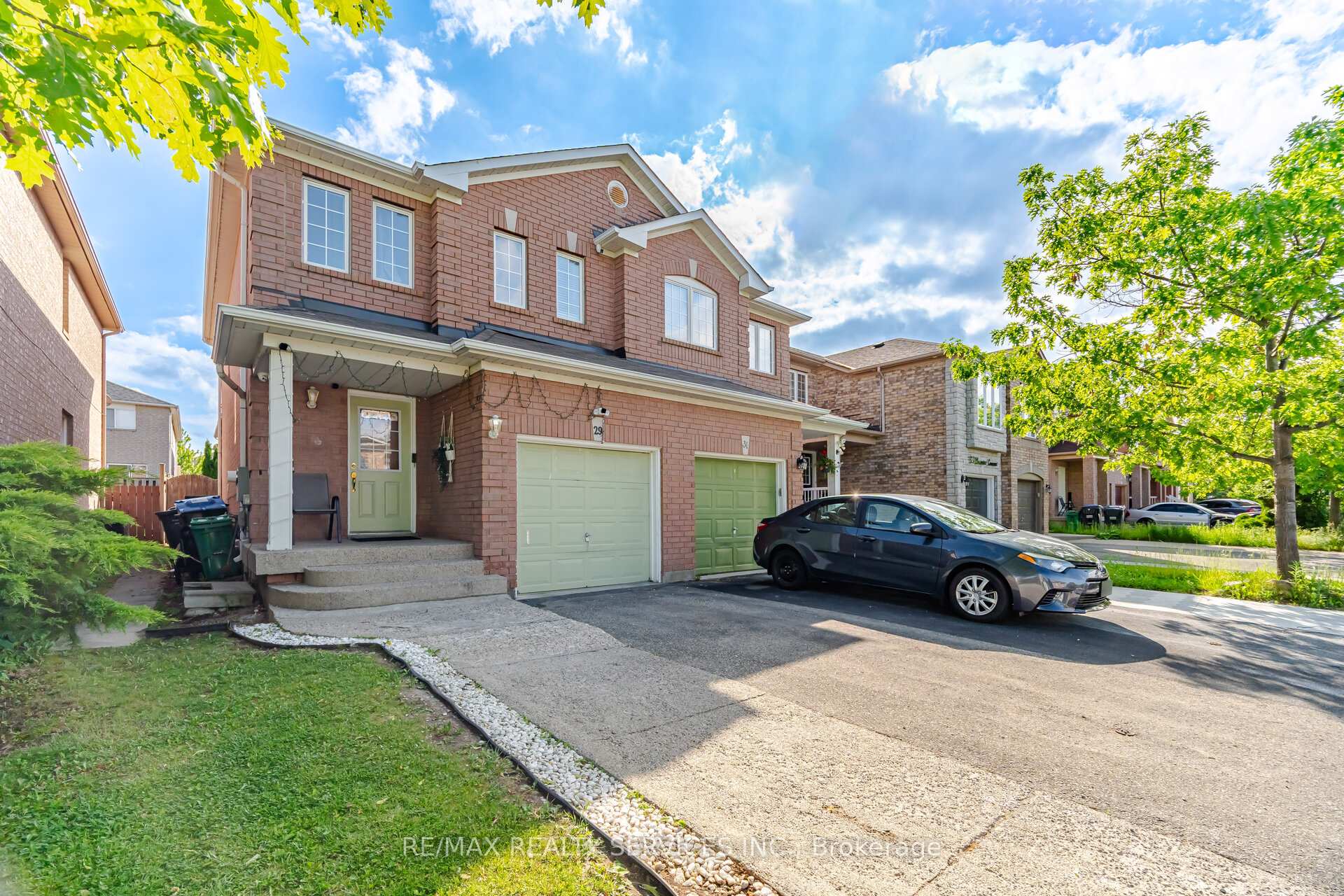 Photo 2 of 29 Lonestar Crescent, Brampton, Fletcher's Meadow — HOMEH