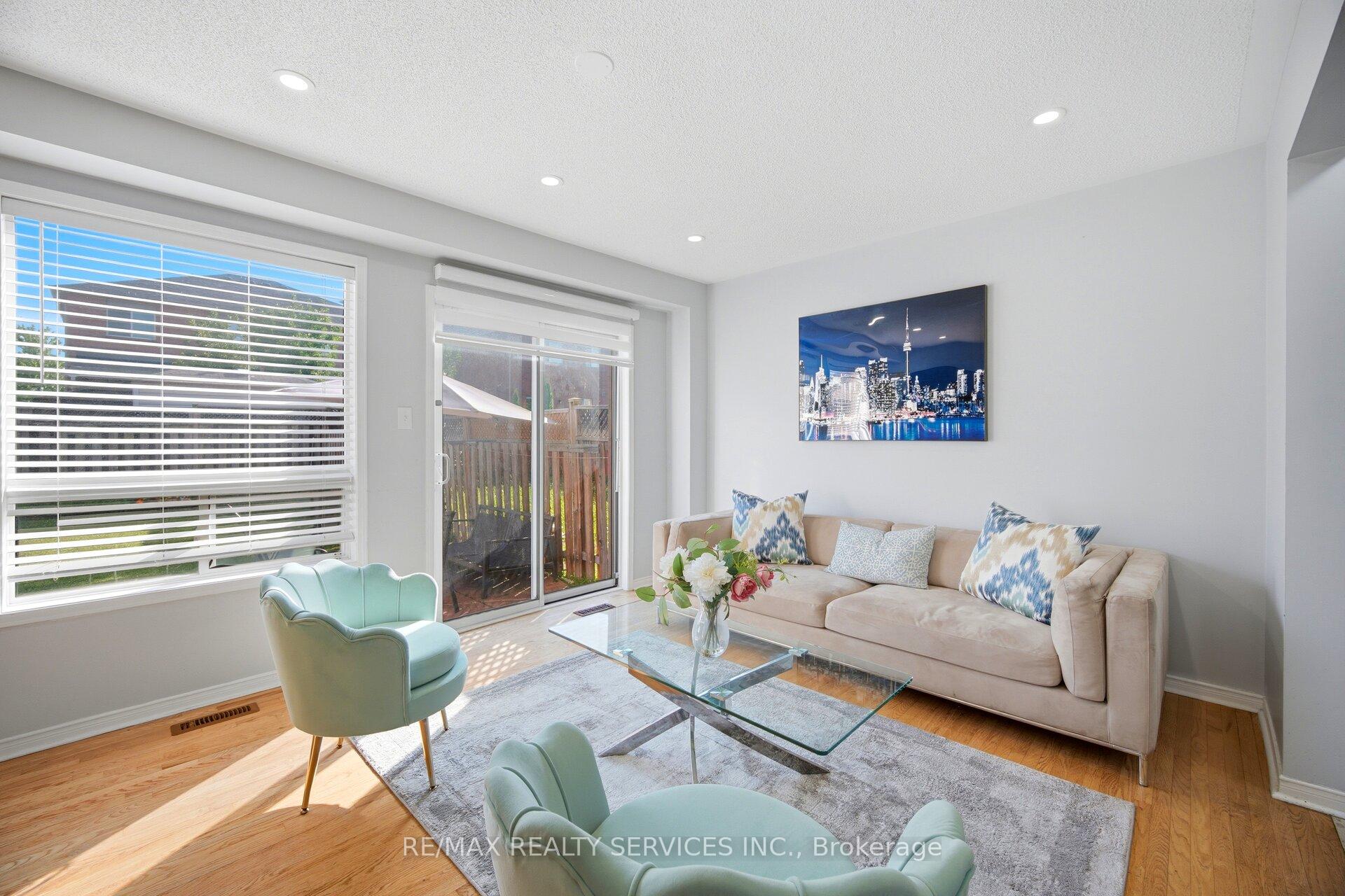 Photo 3 of 29 Lonestar Crescent, Brampton, Fletcher's Meadow — HOMEH