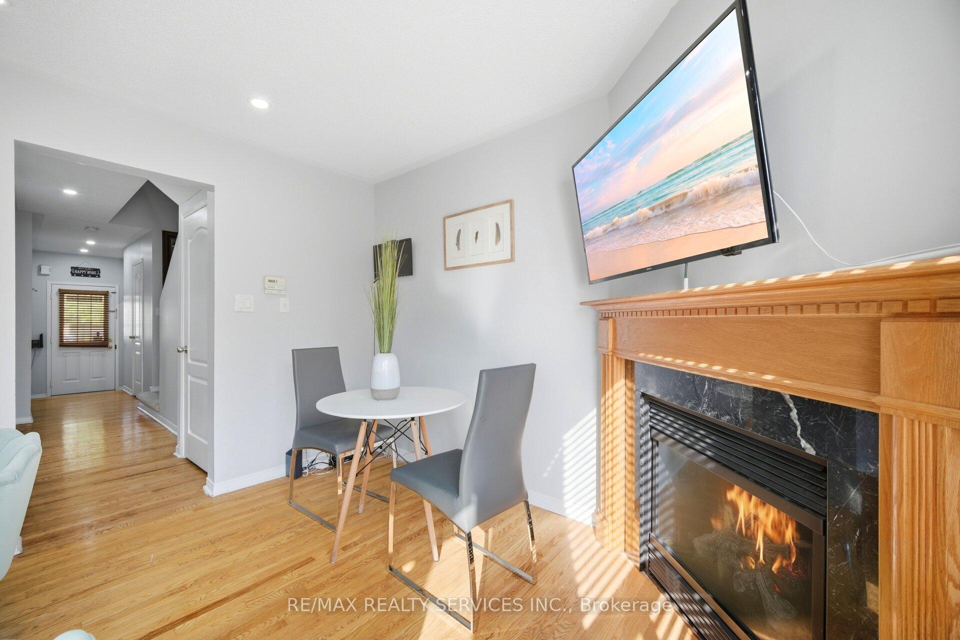 Photo 10 of 29 Lonestar Crescent, Brampton, Fletcher's Meadow — HOMEH