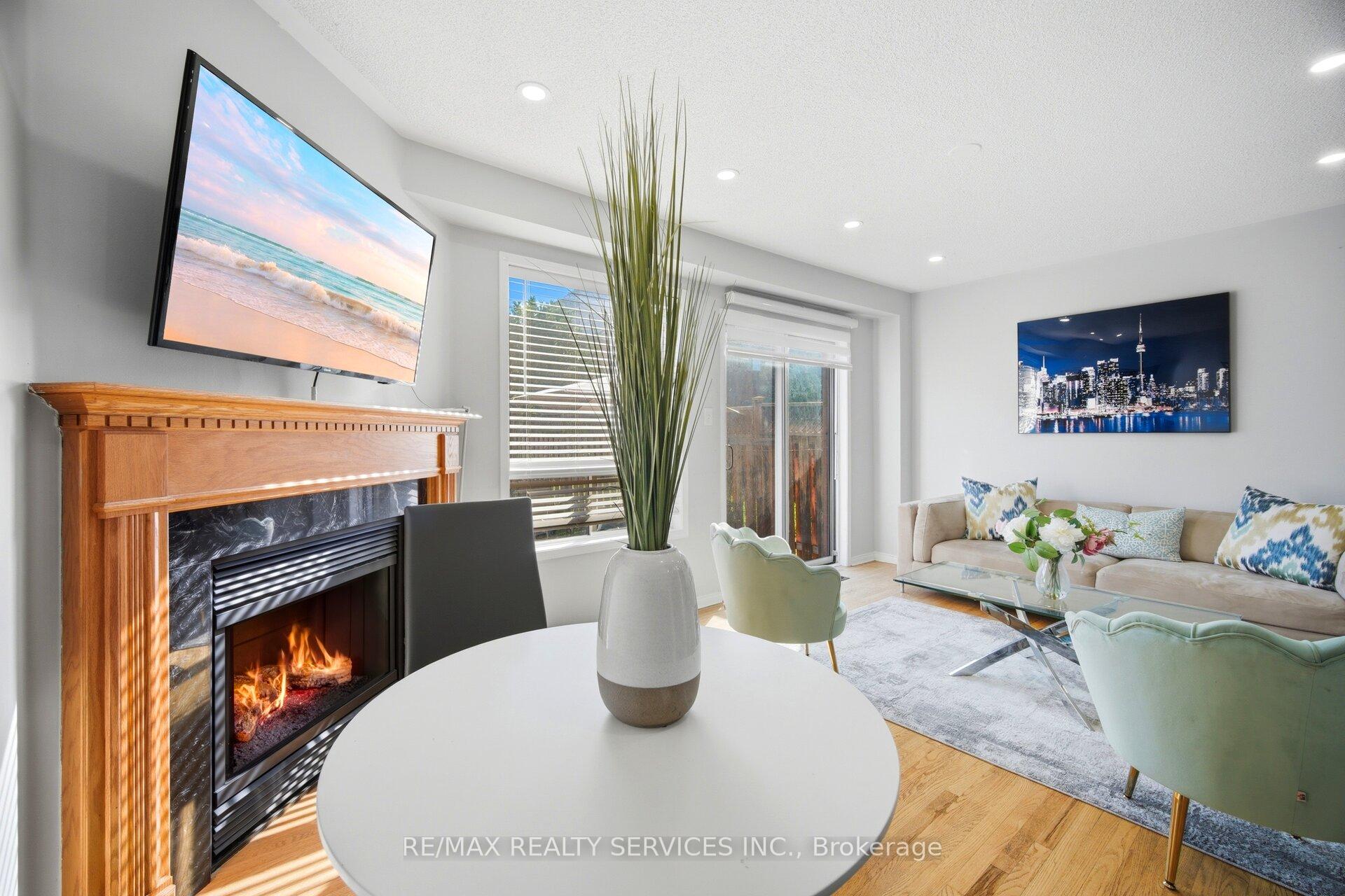 Photo 12 of 29 Lonestar Crescent, Brampton, Fletcher's Meadow — HOMEH