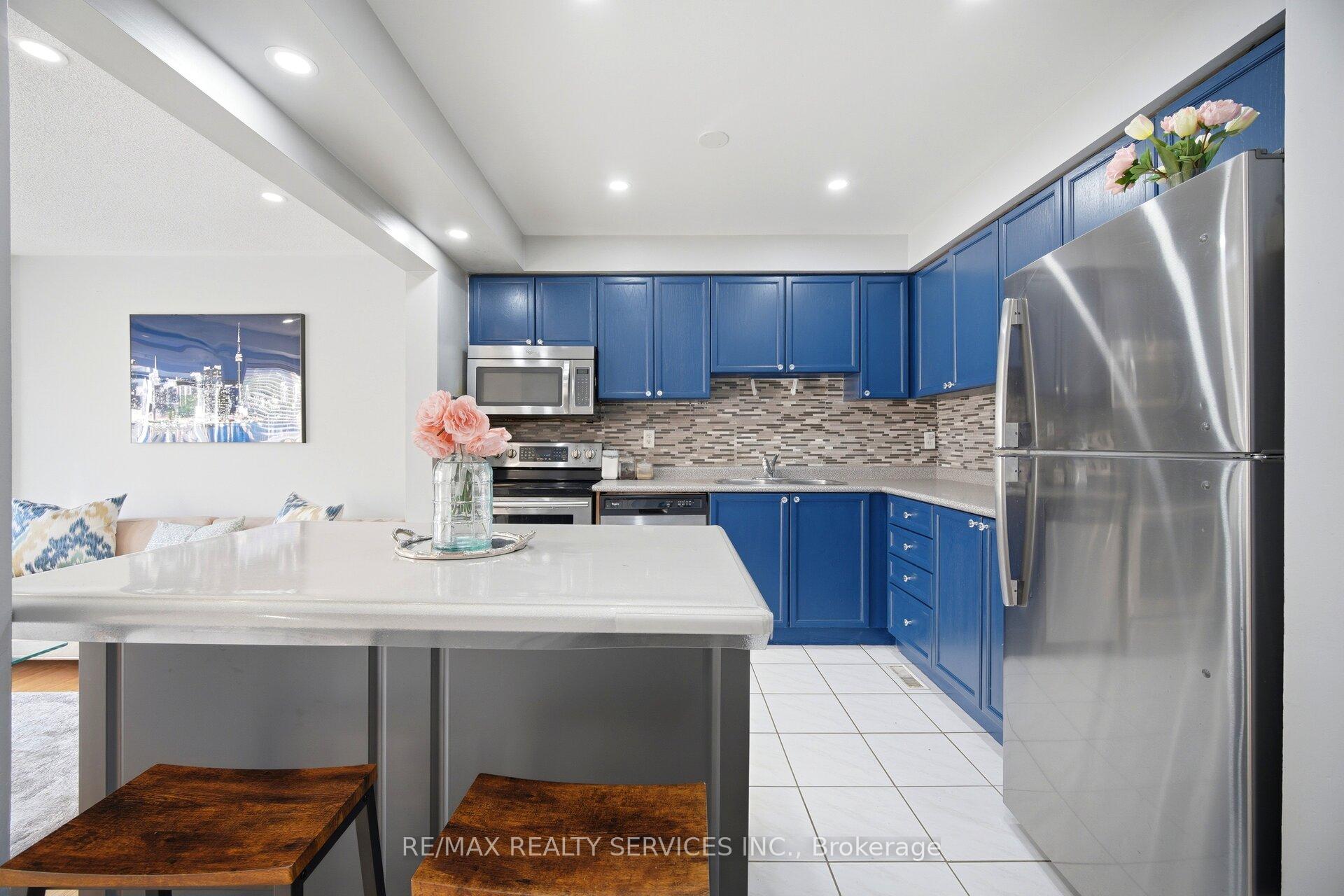 Photo 14 of 29 Lonestar Crescent, Brampton, Fletcher's Meadow — HOMEH