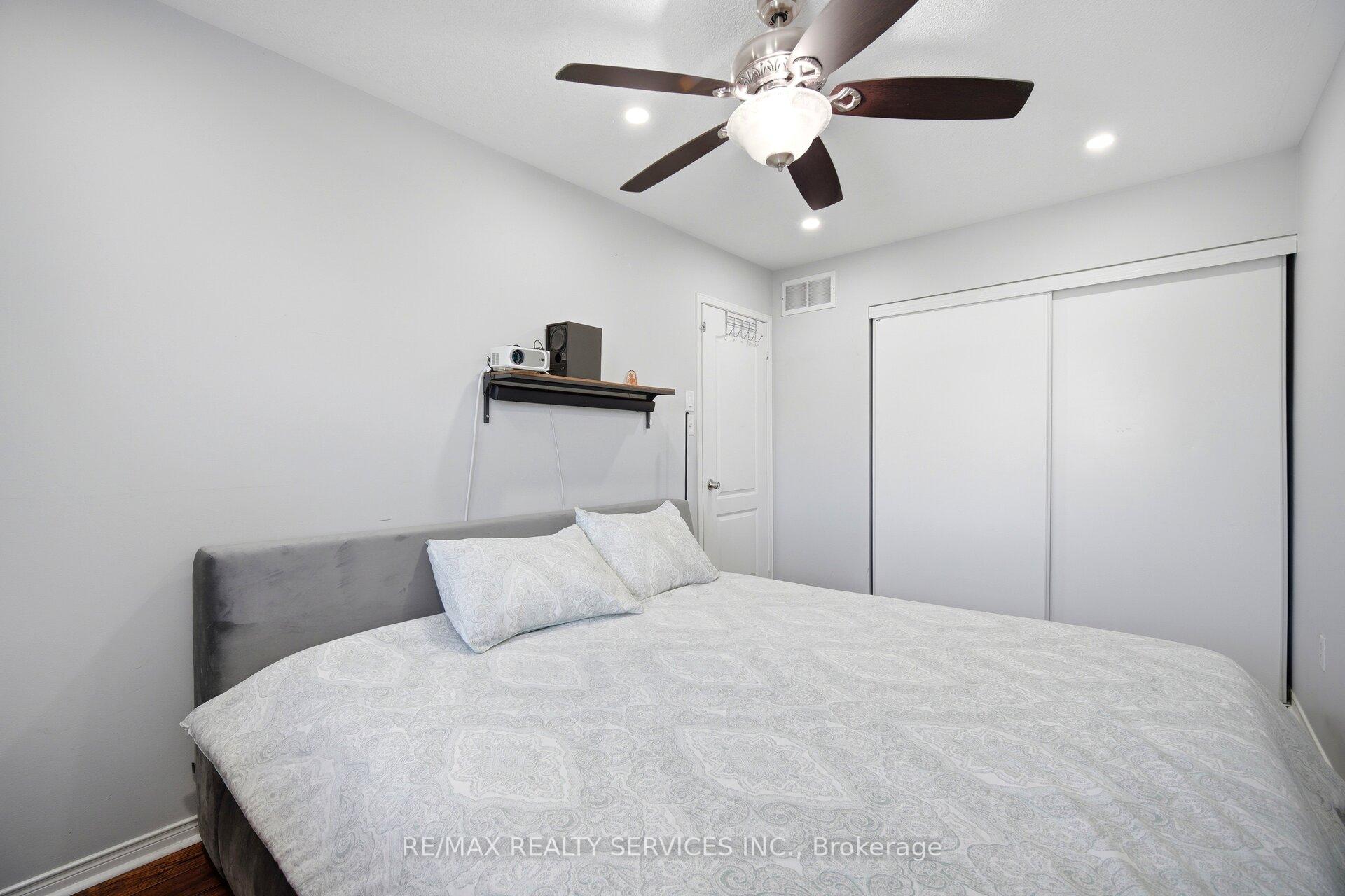 Photo 30 of 29 Lonestar Crescent, Brampton, Fletcher's Meadow — HOMEH