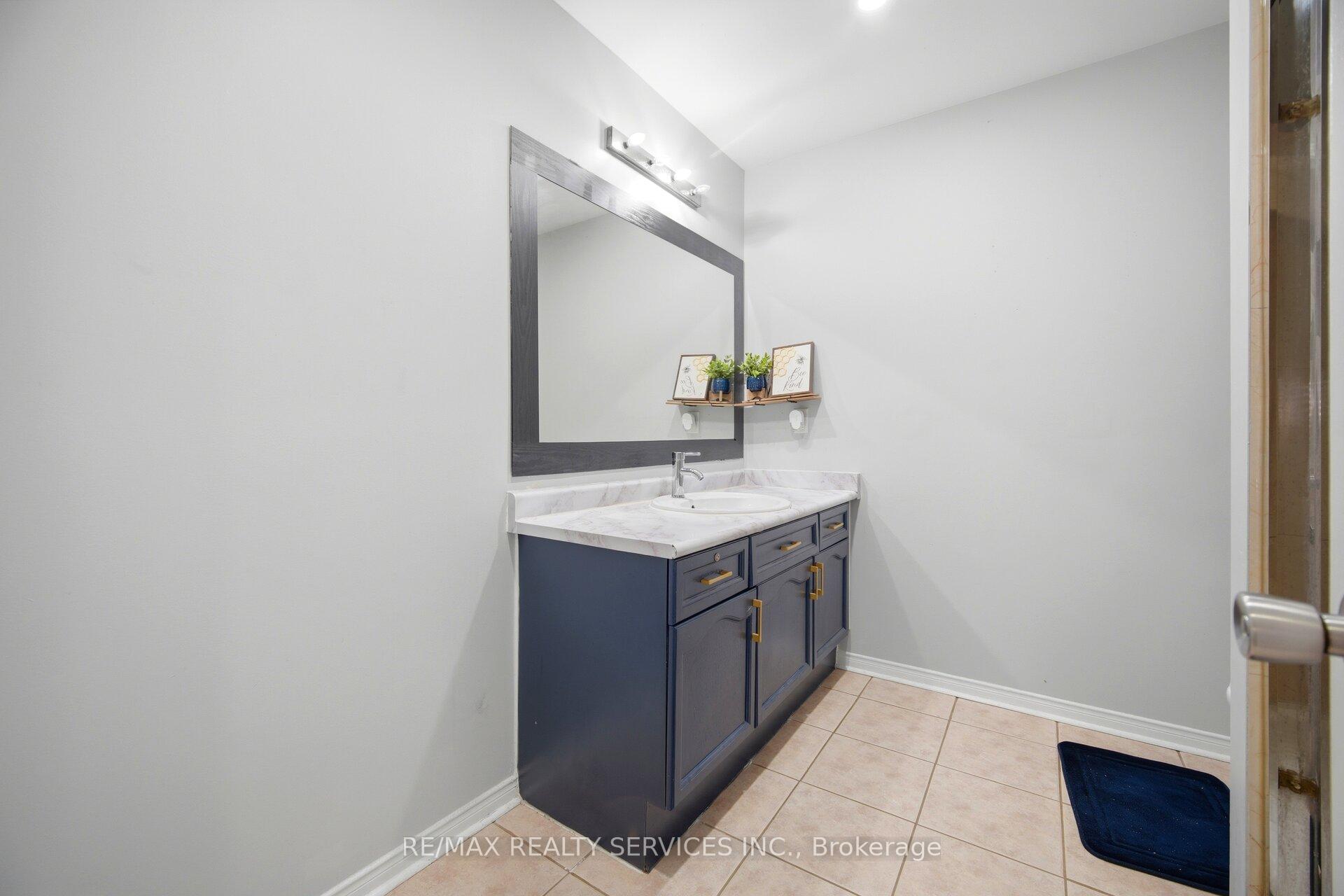 Photo 32 of 29 Lonestar Crescent, Brampton, Fletcher's Meadow — HOMEH