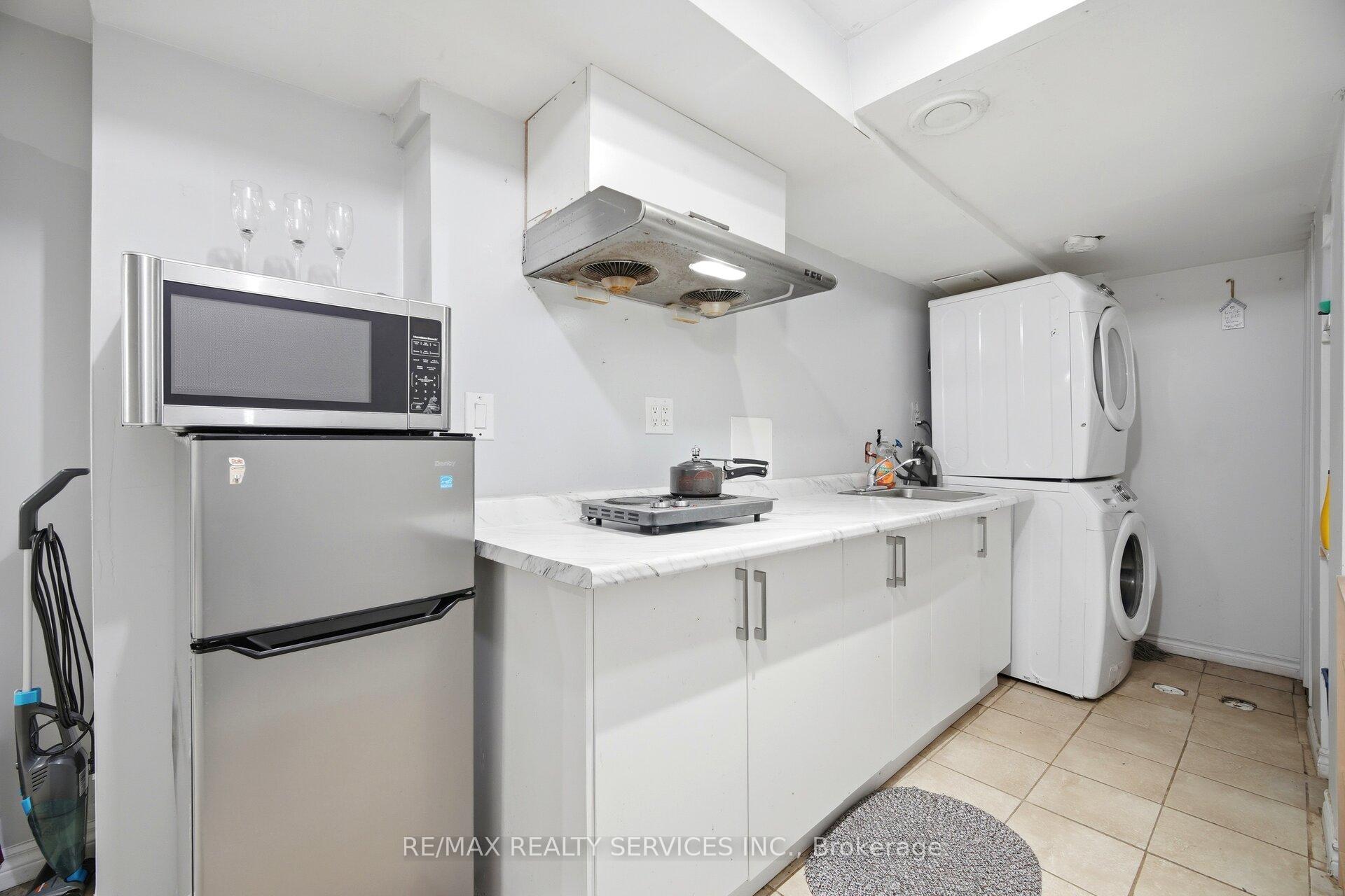 Photo 34 of 29 Lonestar Crescent, Brampton, Fletcher's Meadow — HOMEH