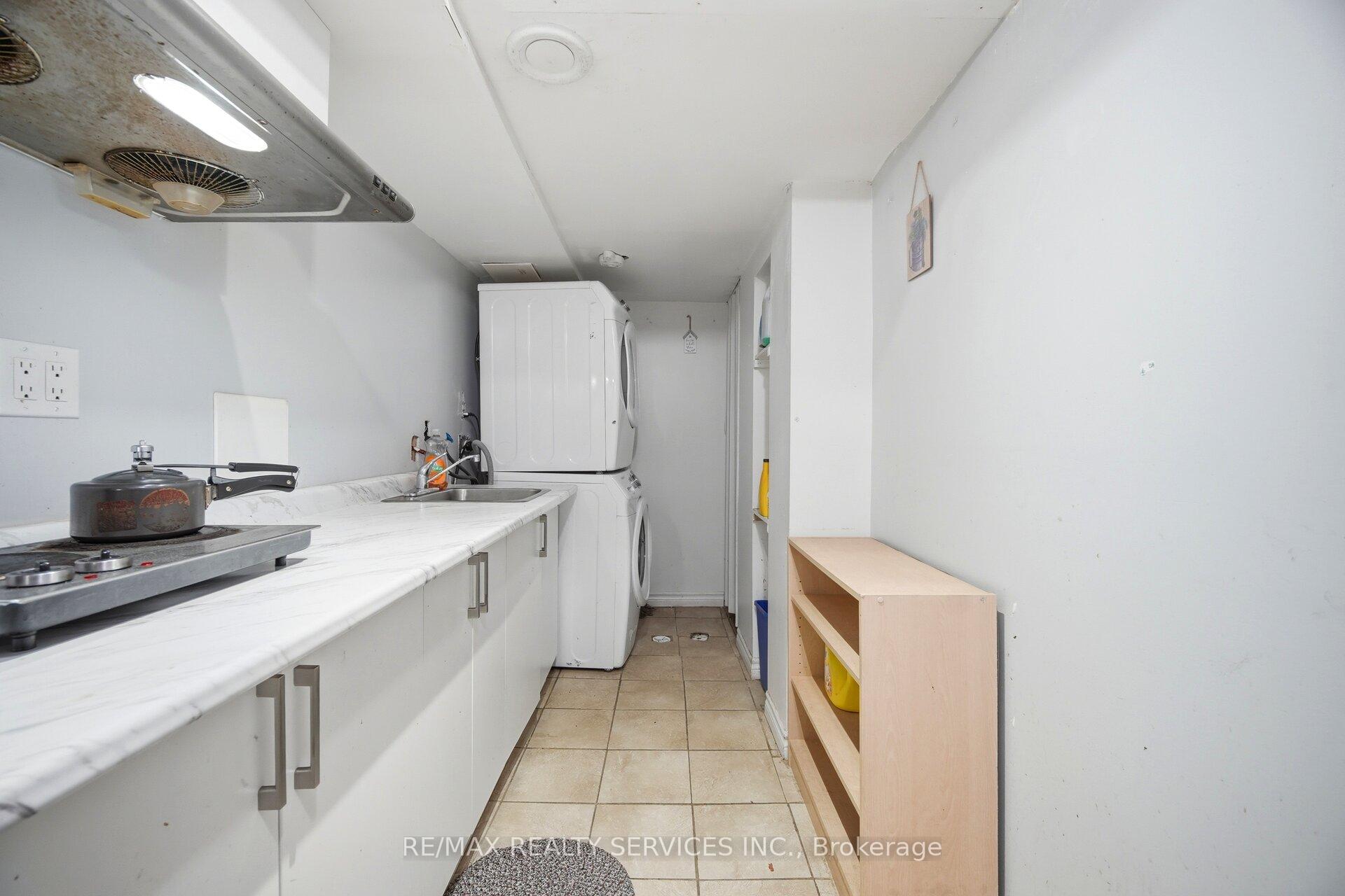 Photo 35 of 29 Lonestar Crescent, Brampton, Fletcher's Meadow — HOMEH