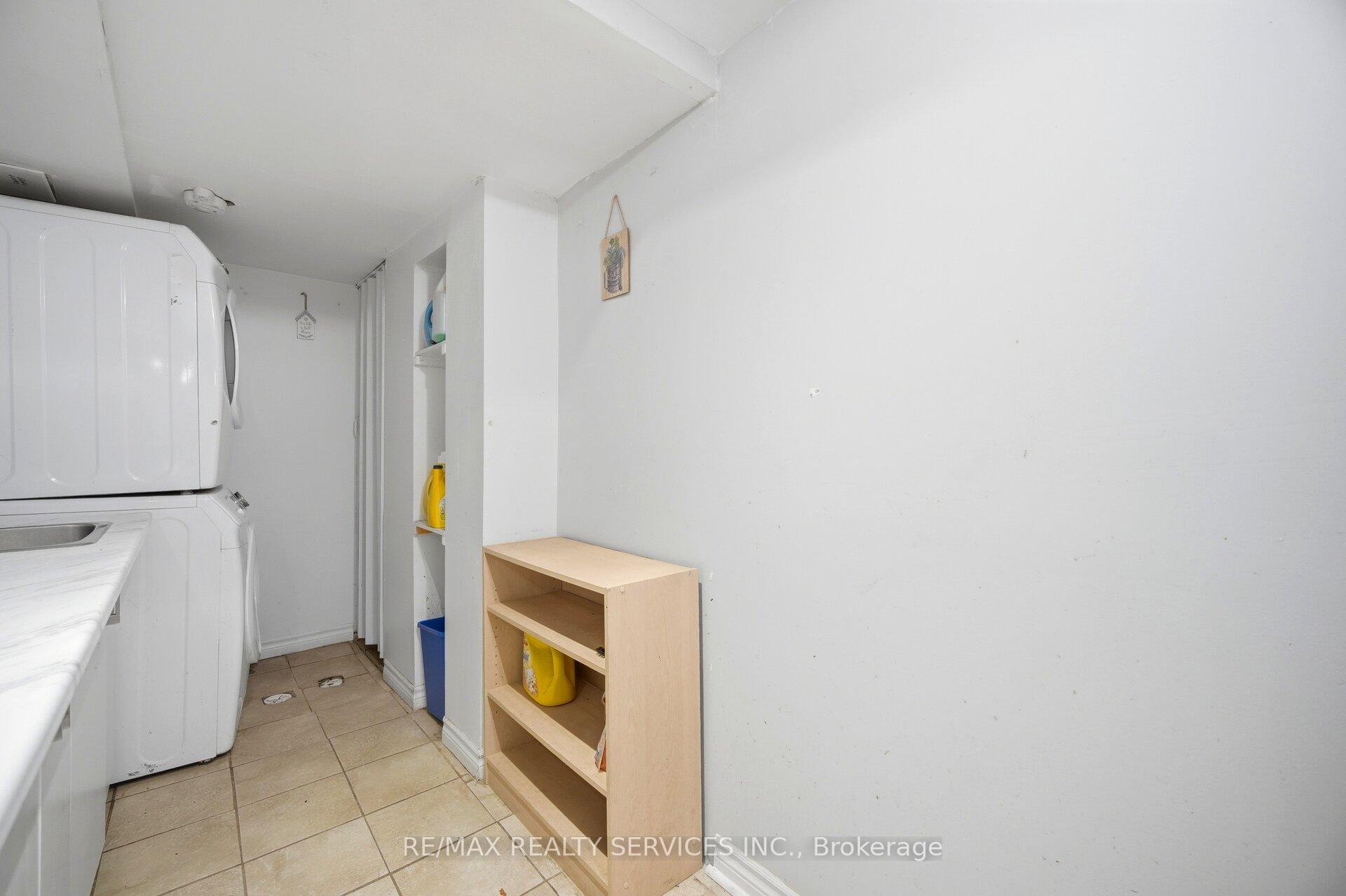 Photo 36 of 29 Lonestar Crescent, Brampton, Fletcher's Meadow — HOMEH
