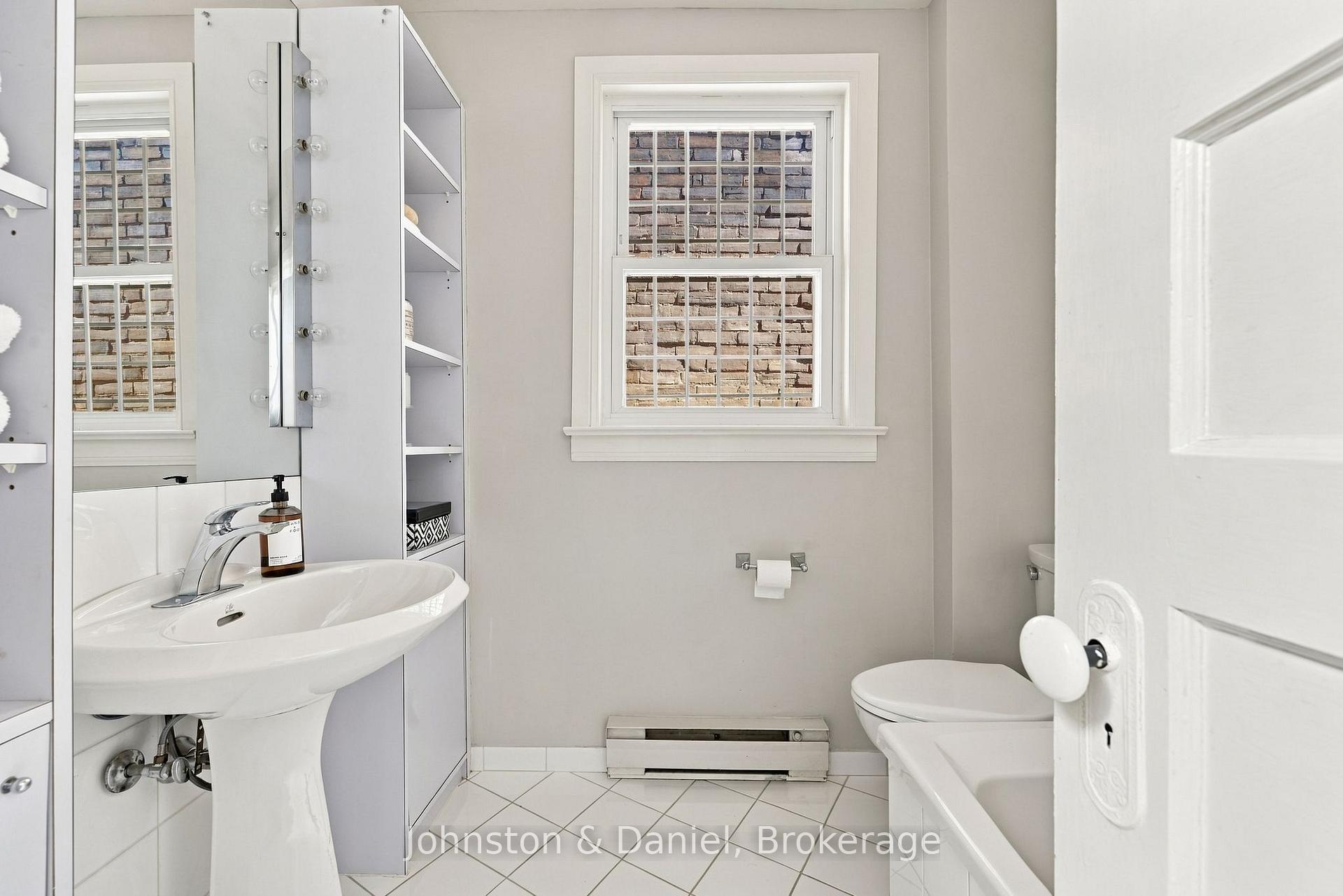 Photo 17 of 17 Gibson Avenue, Toronto, The Annex — HOMEH