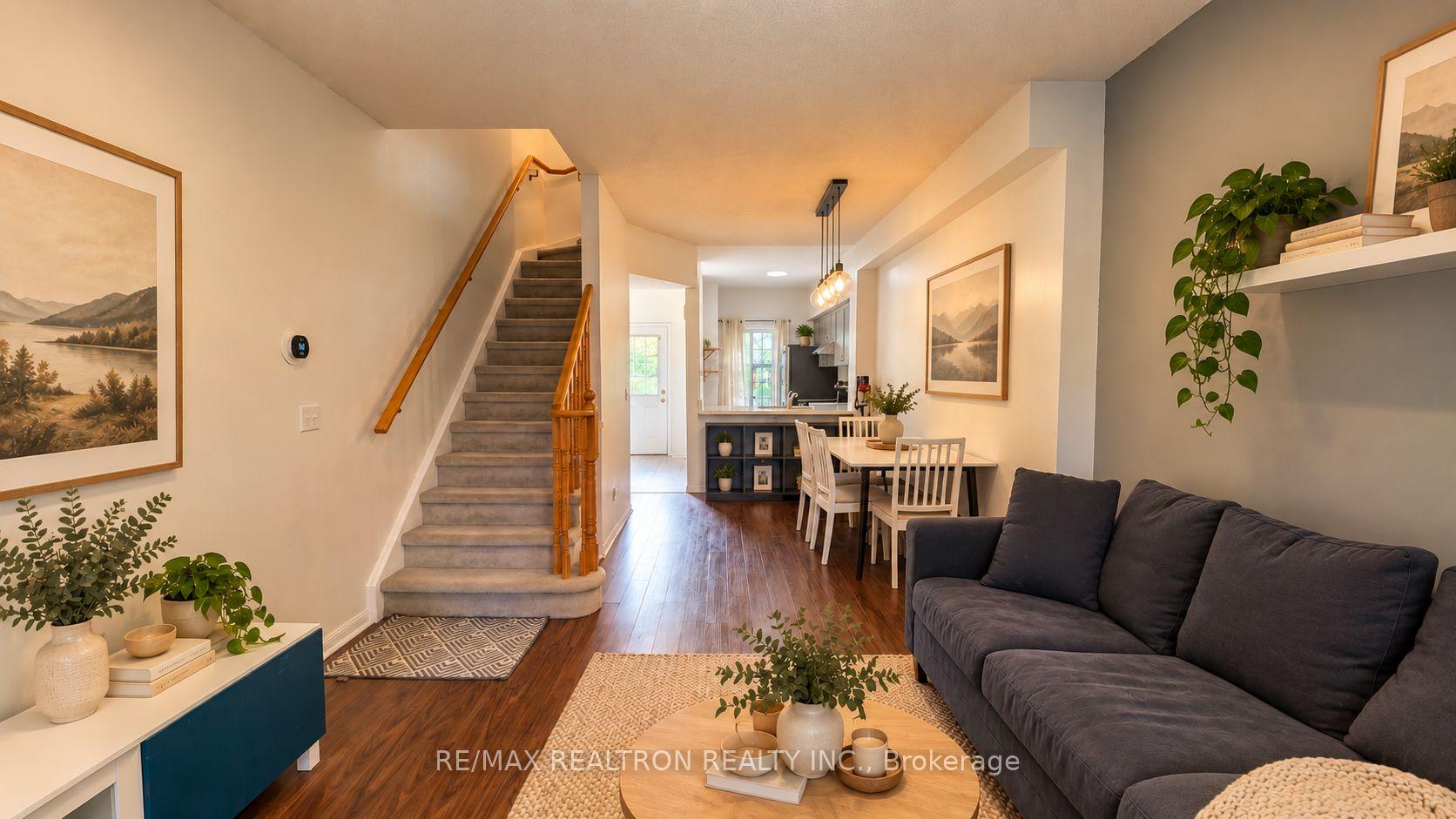 Photo 3 of Unit 7, 22 St Moritz Way, Markham, Unionville — HOMEH