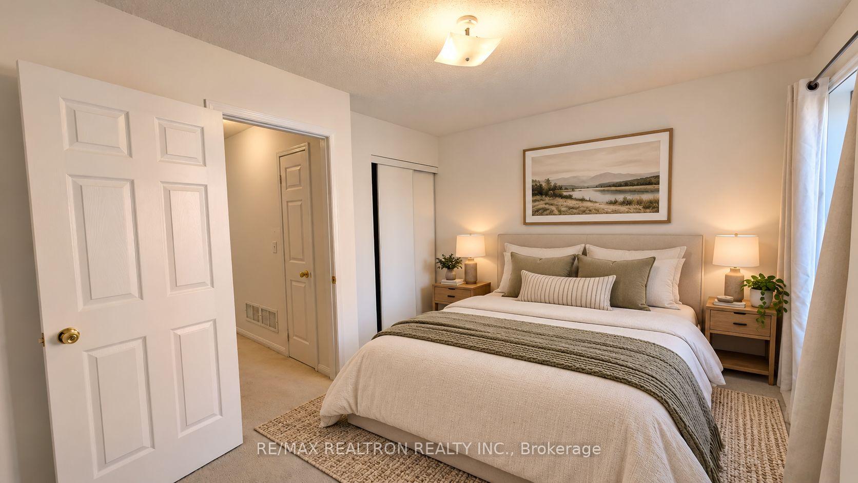 Photo 7 of Unit 7, 22 St Moritz Way, Markham, Unionville — HOMEH