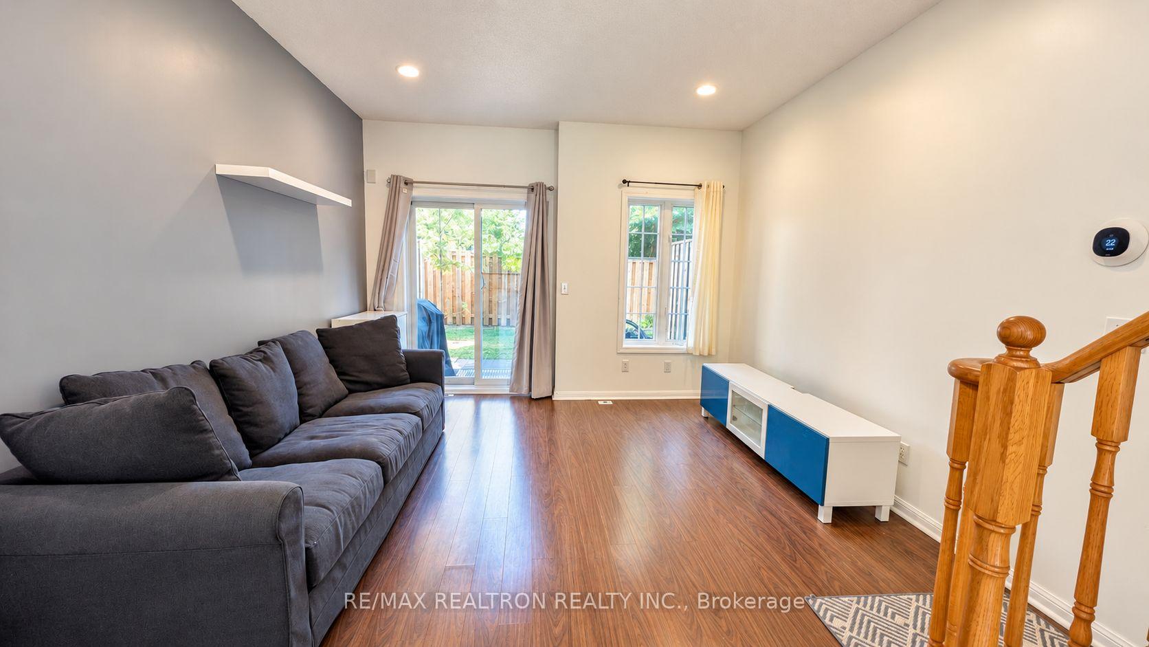 Photo 11 of Unit 7, 22 St Moritz Way, Markham, Unionville — HOMEH