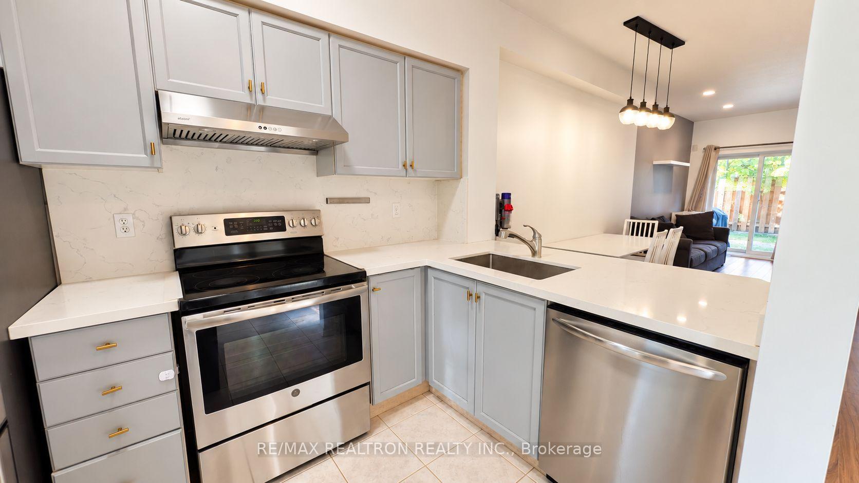 Photo 13 of Unit 7, 22 St Moritz Way, Markham, Unionville — HOMEH