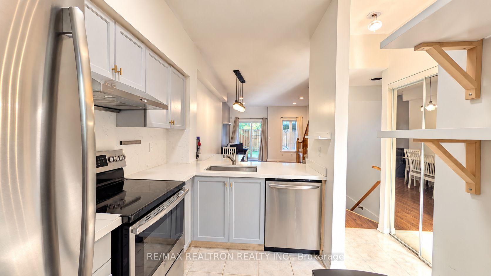 Photo 14 of Unit 7, 22 St Moritz Way, Markham, Unionville — HOMEH