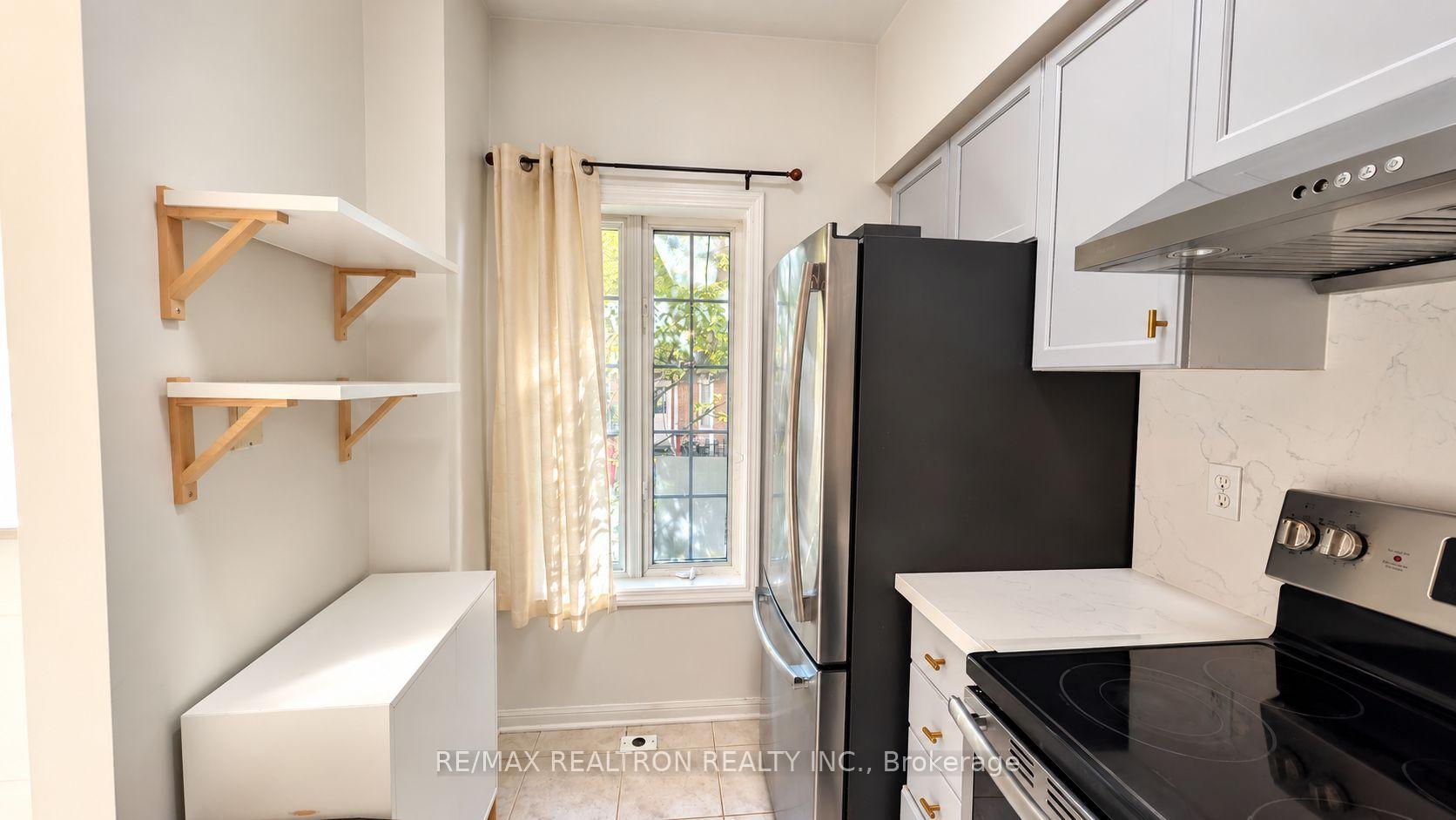 Photo 15 of Unit 7, 22 St Moritz Way, Markham, Unionville — HOMEH