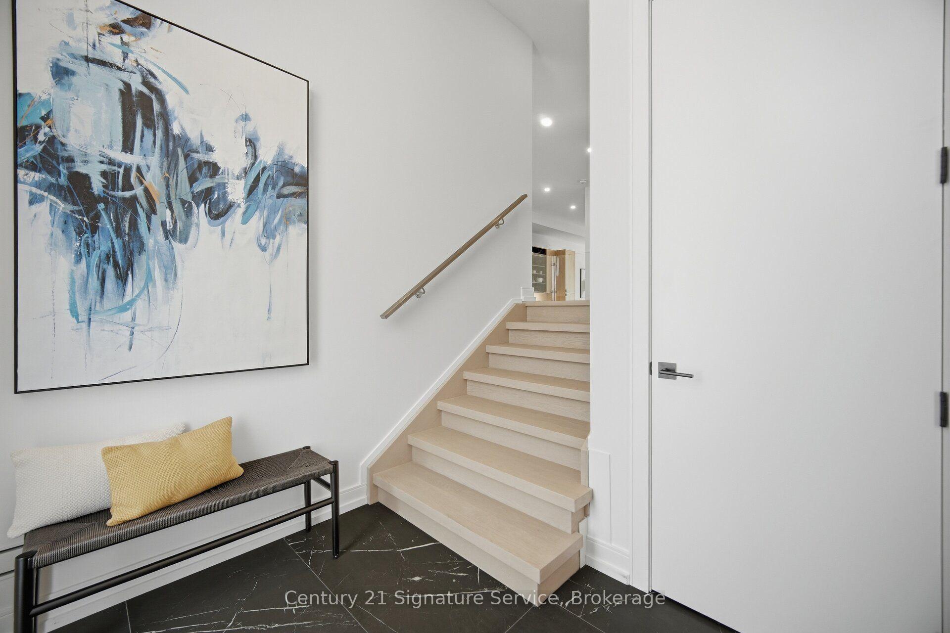 Photo 5 of 273C Ranee Avenue, North York, Yorkdale-Glen Park — HOMEH