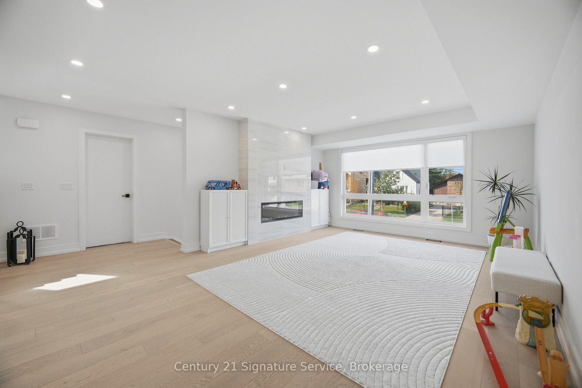 Photo 6 of 273C Ranee Avenue, North York, Yorkdale-Glen Park — HOMEH