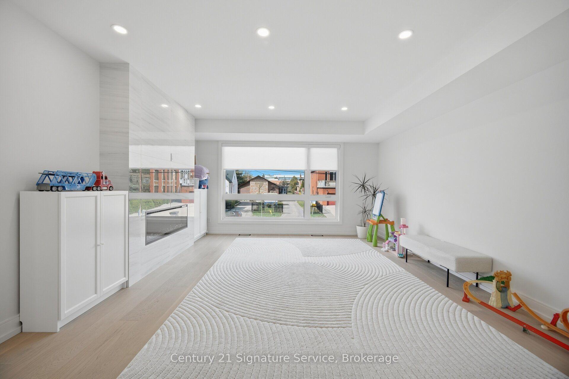Photo 7 of 273C Ranee Avenue, North York, Yorkdale-Glen Park — HOMEH