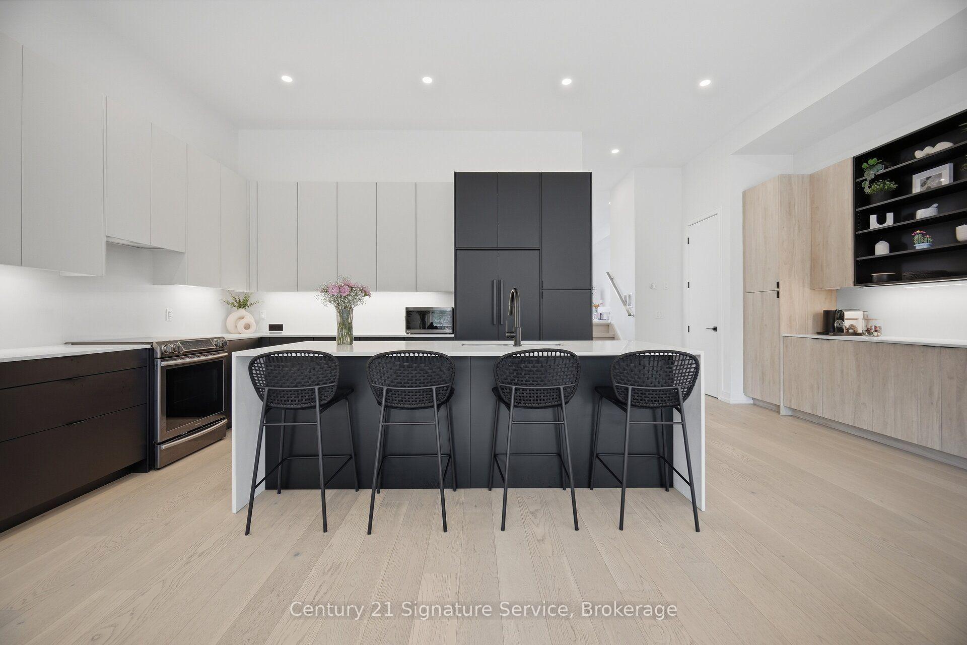 Photo 11 of 273C Ranee Avenue, North York, Yorkdale-Glen Park — HOMEH