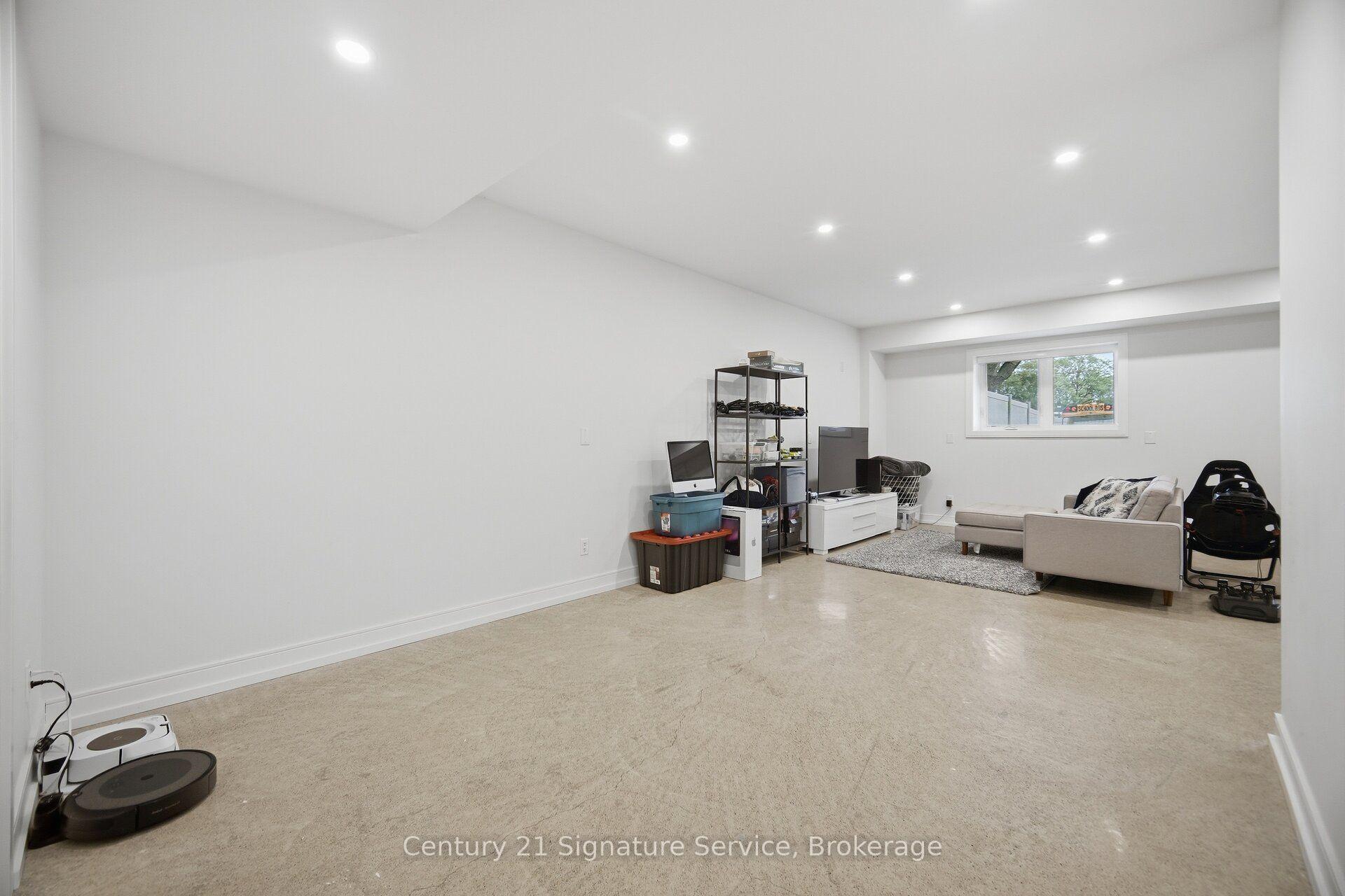 Photo 43 of 273C Ranee Avenue, North York, Yorkdale-Glen Park — HOMEH