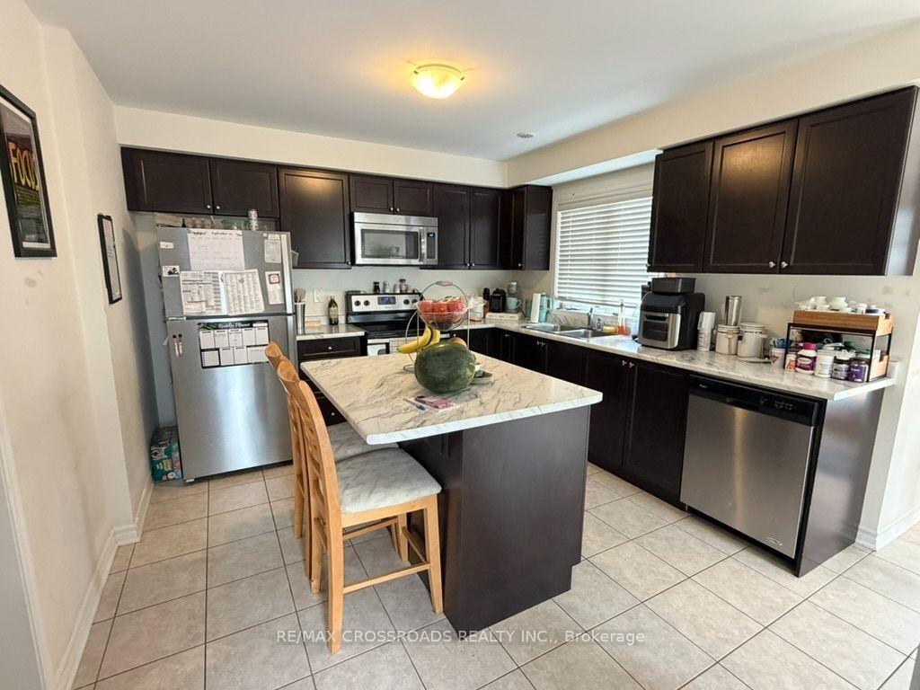 Photo 3 of 205 Remembrance Road, Brampton, Northwest Brampton — HOMEH